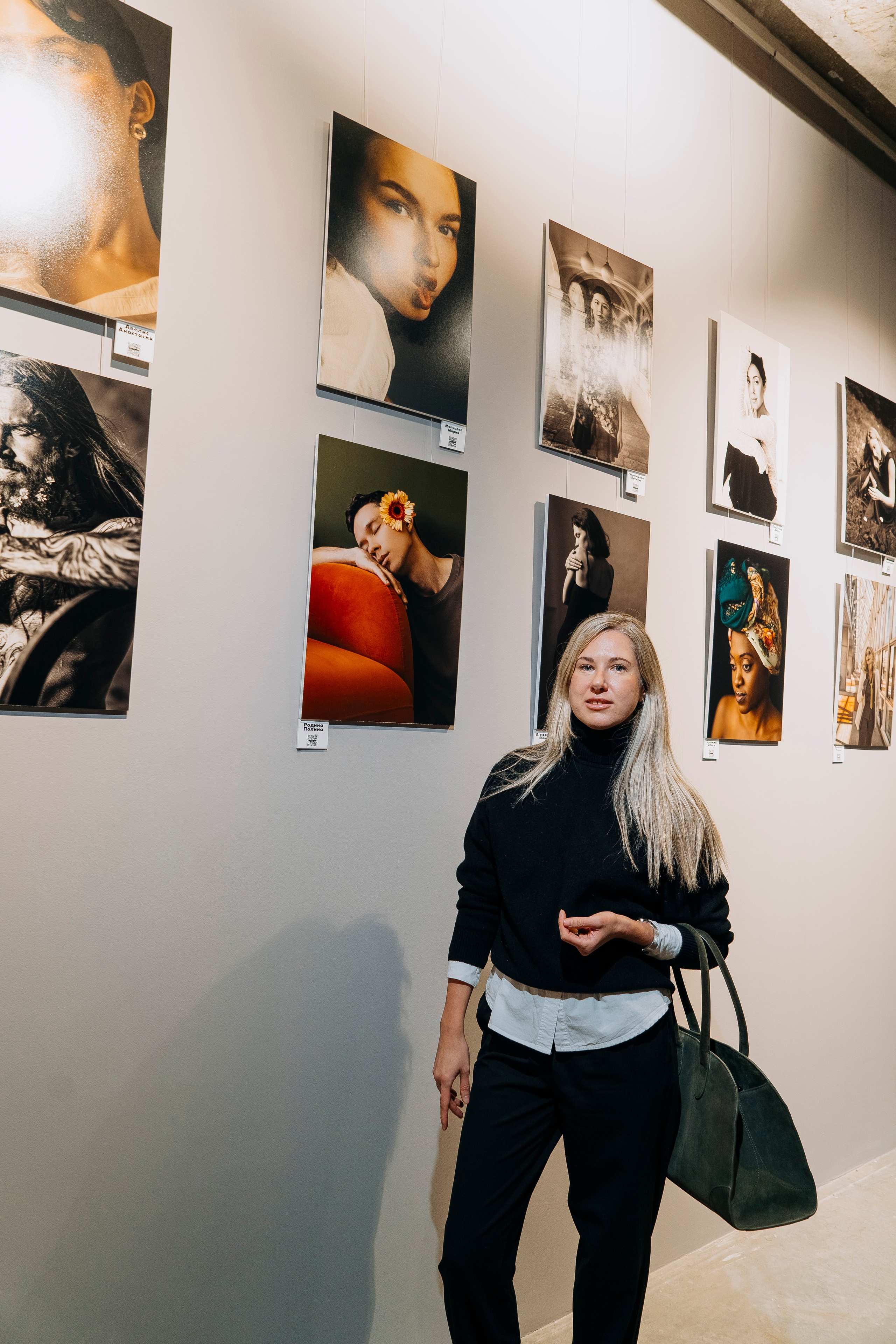 Вернисаж фотовыставки MFamilia «Гармония различий». Организация фотовыставок в Петербурге и Москве, MFamilia (МФамилия)
