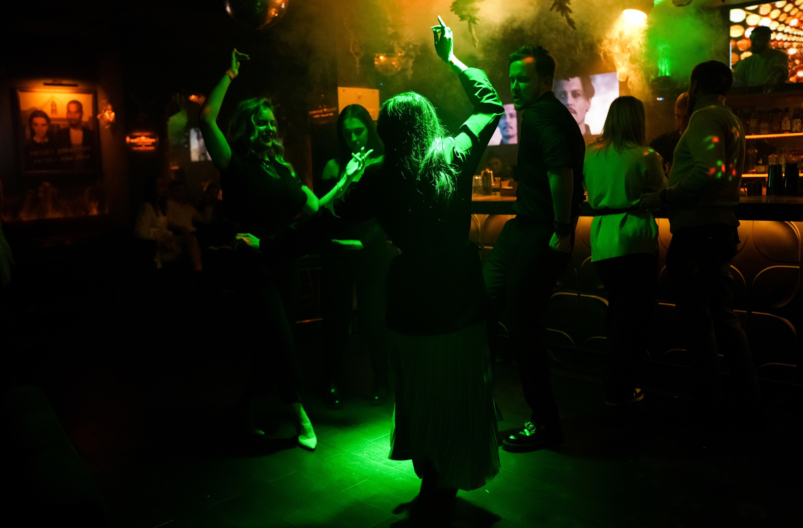 EVENT-туса в караоке. Свадебный фотограф и видеограф в Ростове-на-Дону. Максим и Наталья Лебедевы