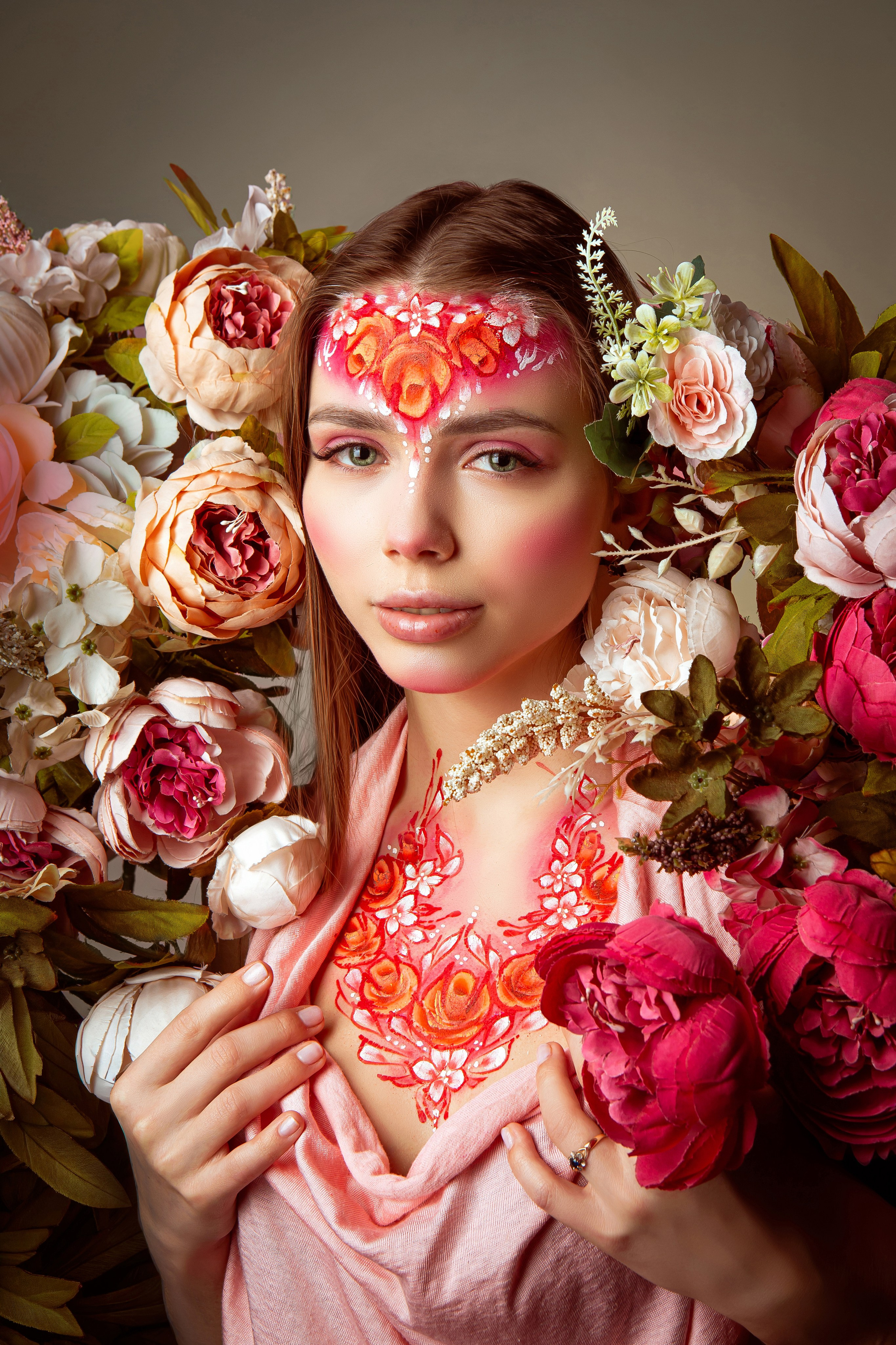 В цветах. Фотограф Мария Кольцова