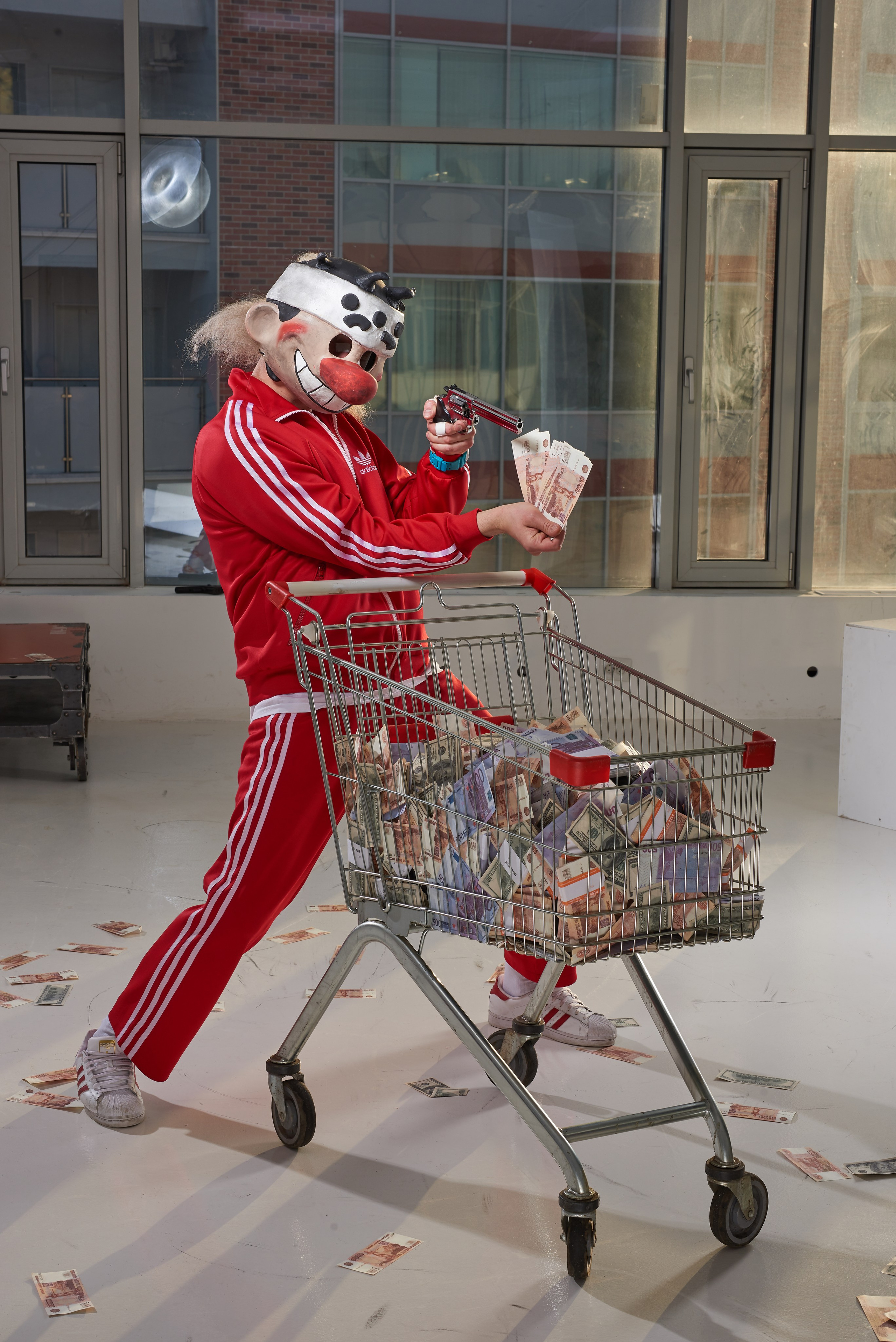 BACKSTAGE. Www.apowerstudio.com