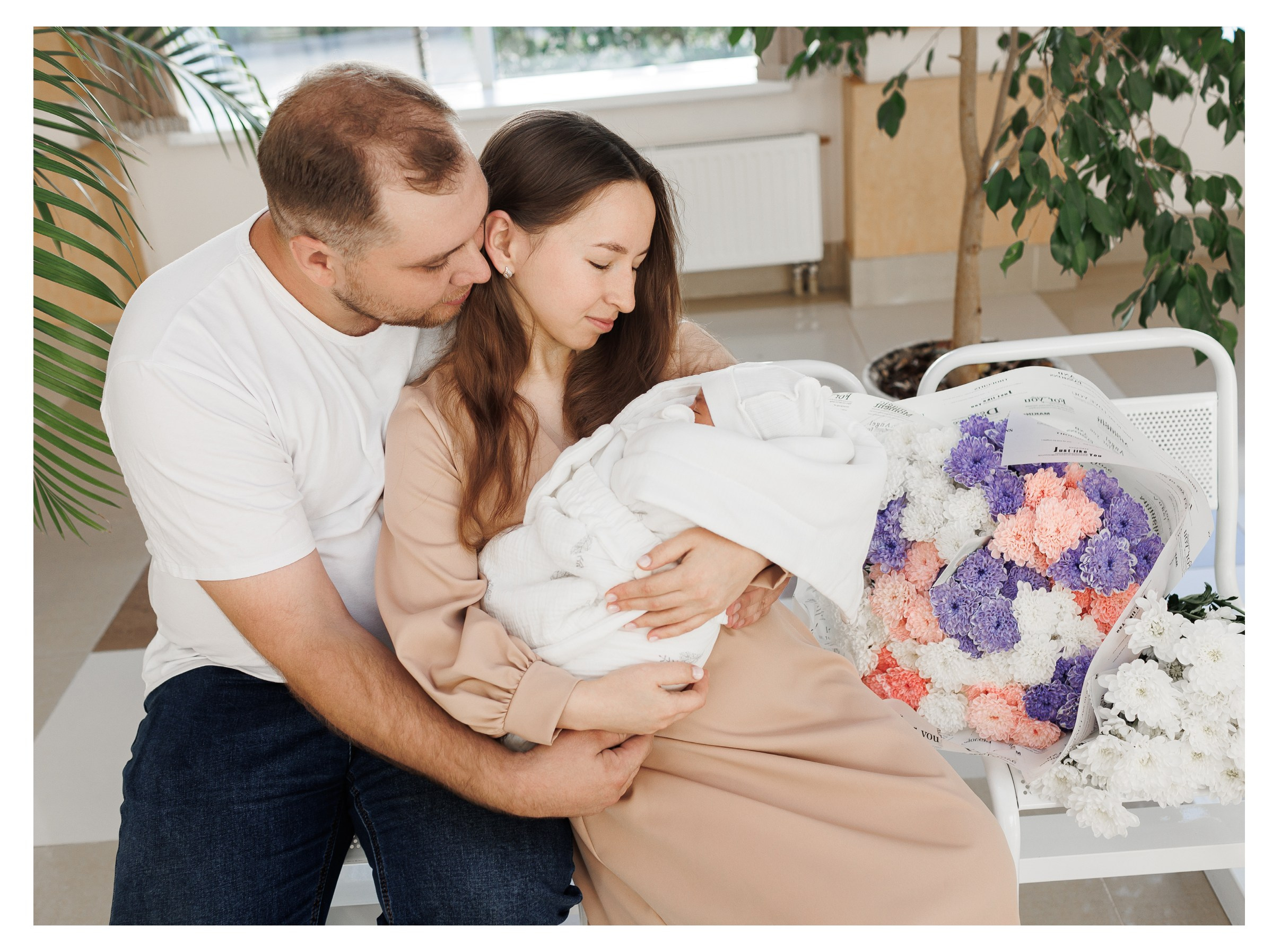 Выписка из роддома. Фотограф Беременности и Новорождённых в Кемерово