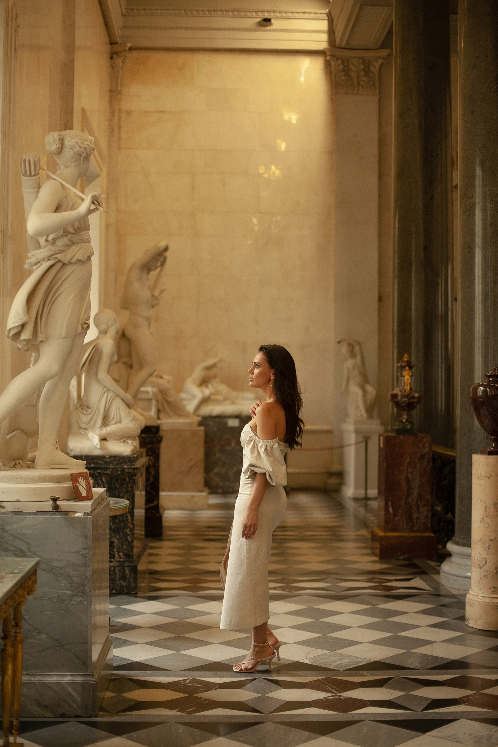 Эрмитаж Марина. Контент фотограф Саша Логвиненко