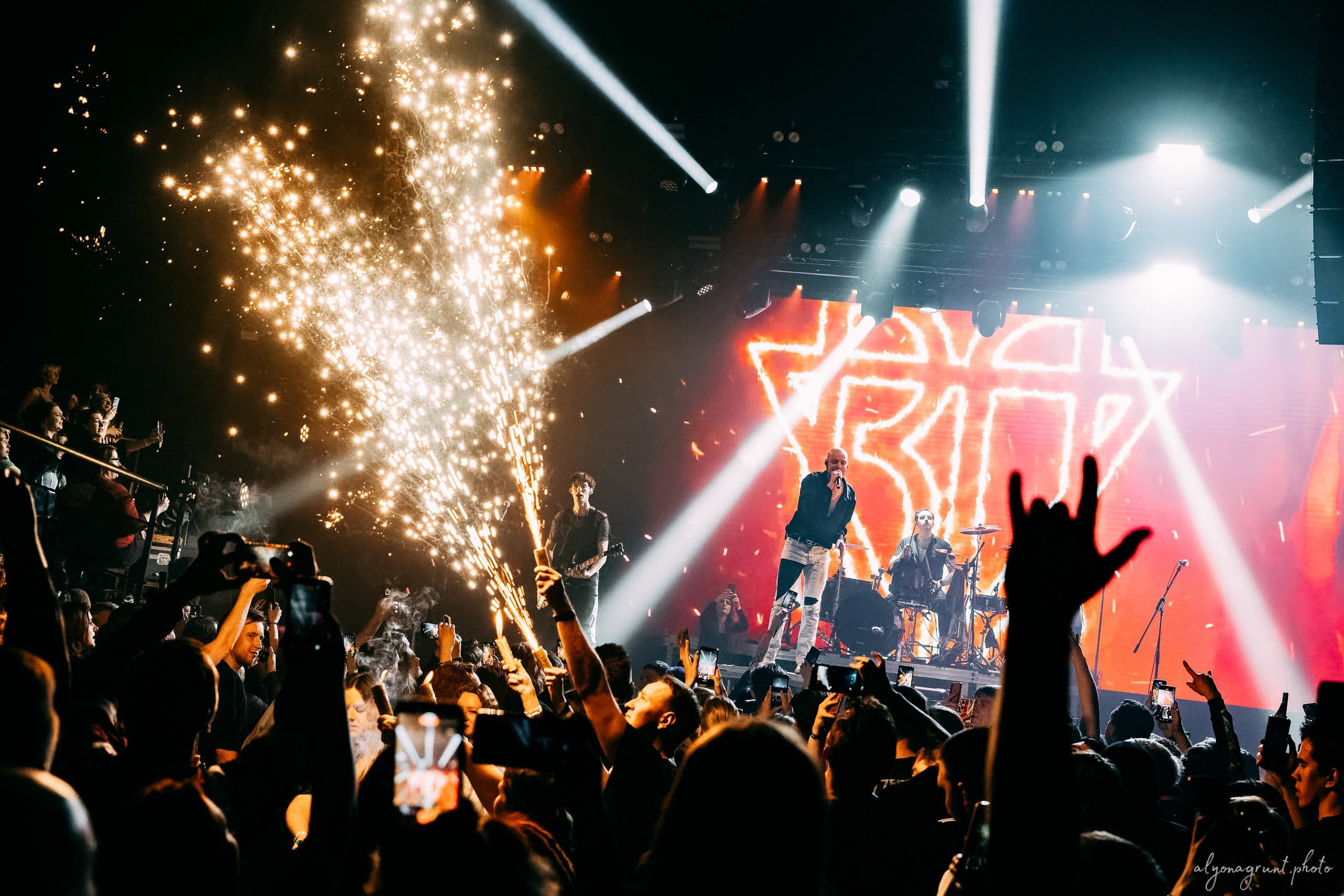 Ravanna, фоторепортаж, СПб, Aurora Concert Hall, 21.11.2025. Алена Адрианова: фотограф в Санкт-Петербурге