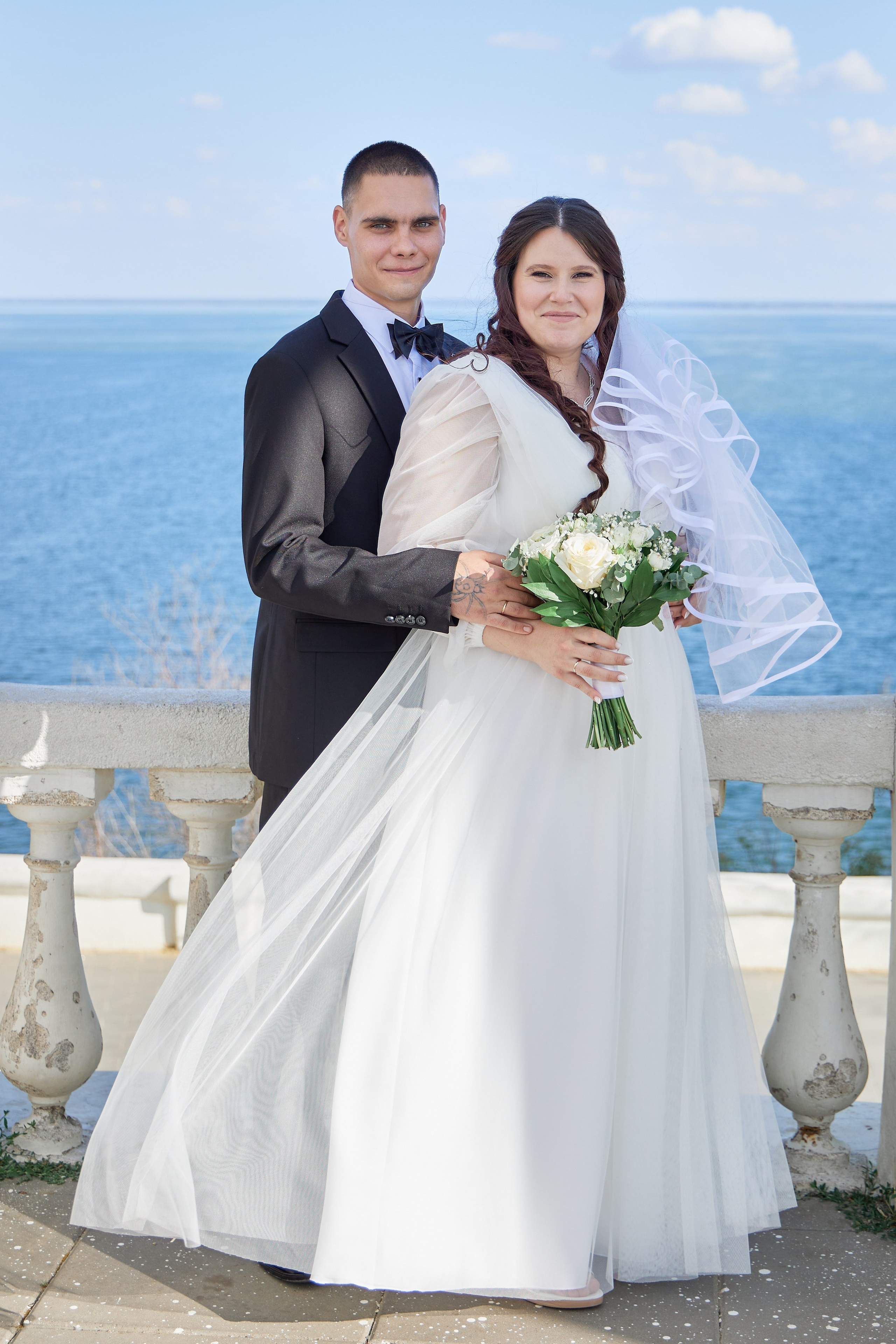 Фотосъемка в ЗАГСе, прогулка молодых, банкет