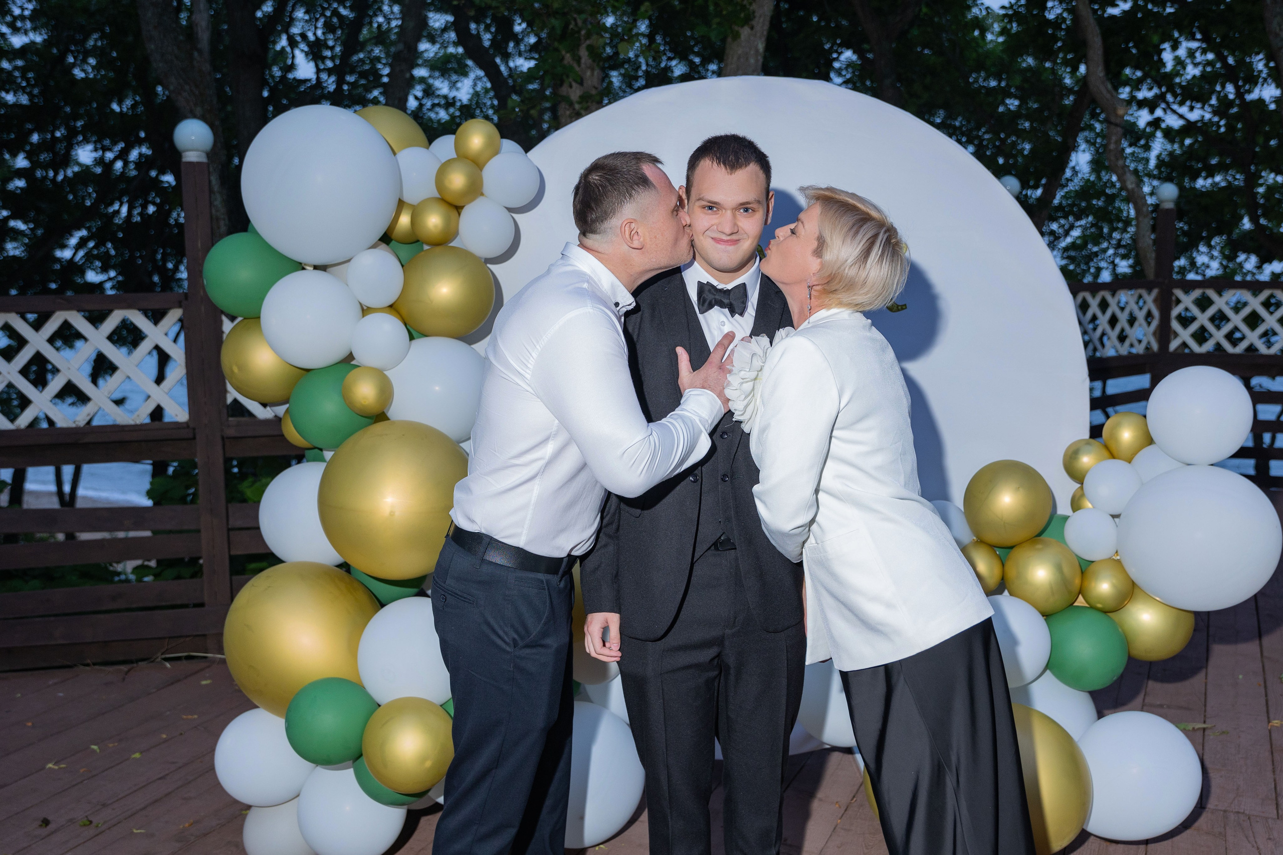 Выпускной вечер на базе отдыха Жемчужина. Выпускные альбомы во Владивостоке