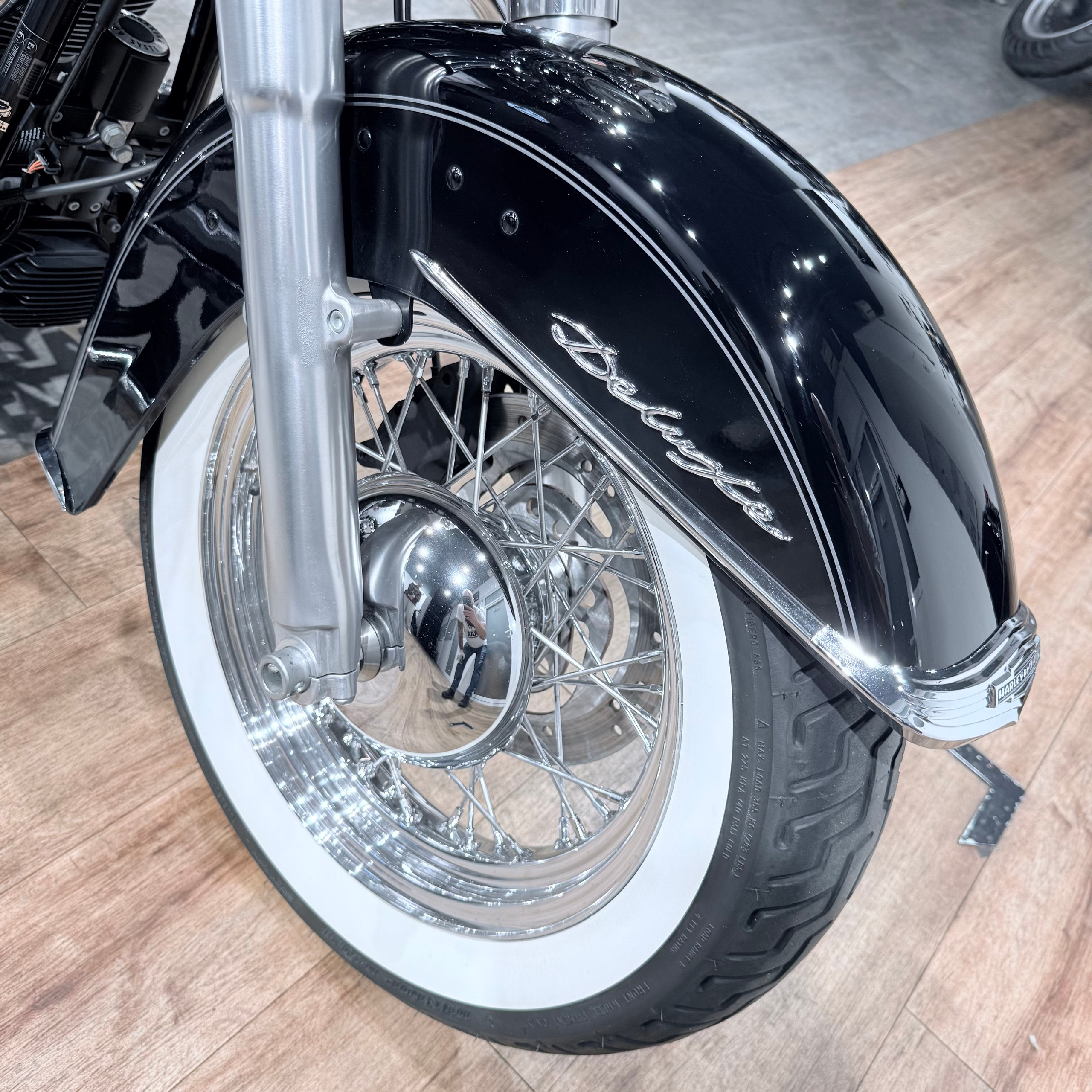 2011 Softail Deluхе АВS Vivd Black. Hello Davidson, Москва. Только хорошие мотоциклы…
