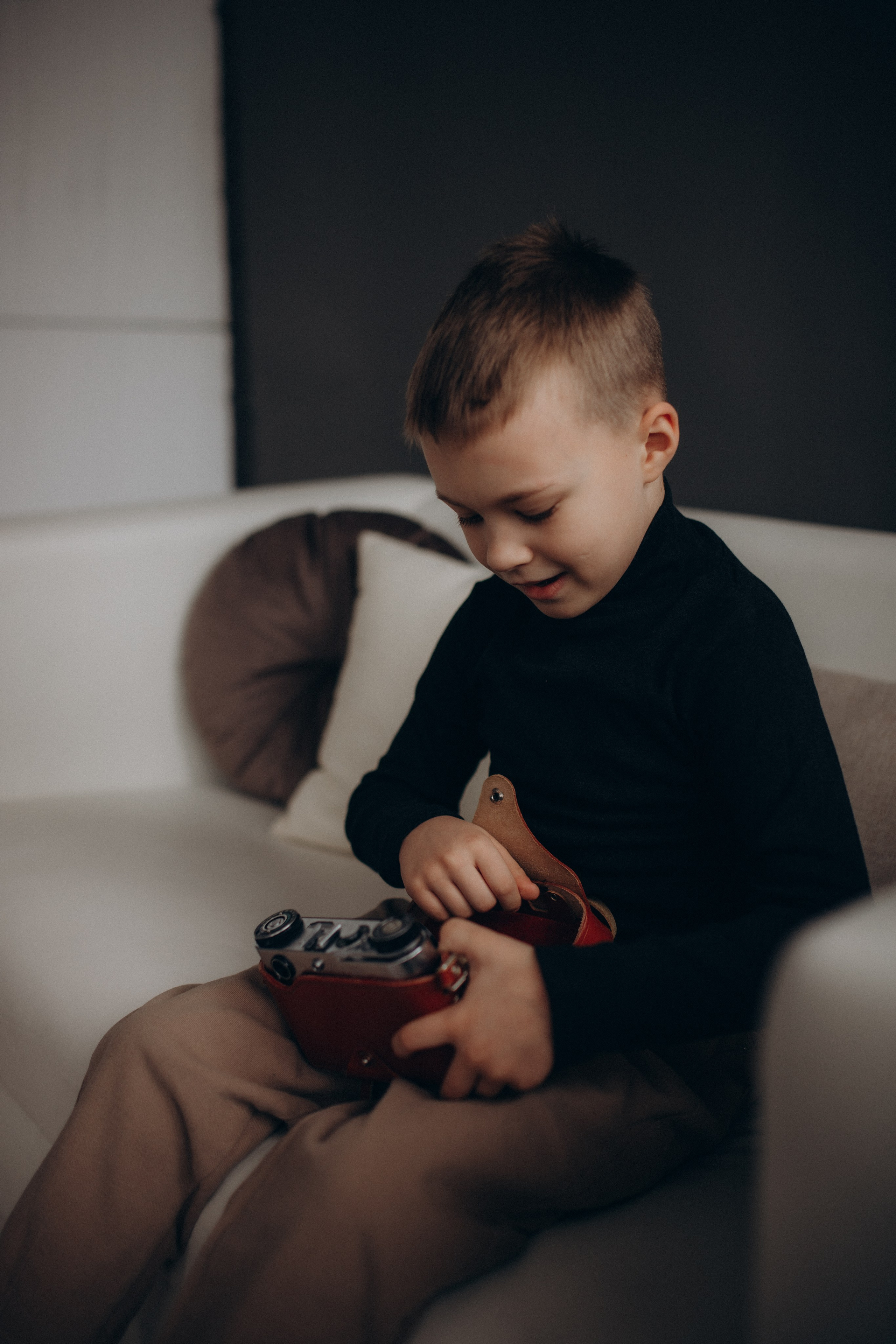 Семейная фотосессия в студии г. Тихвин. Услуги