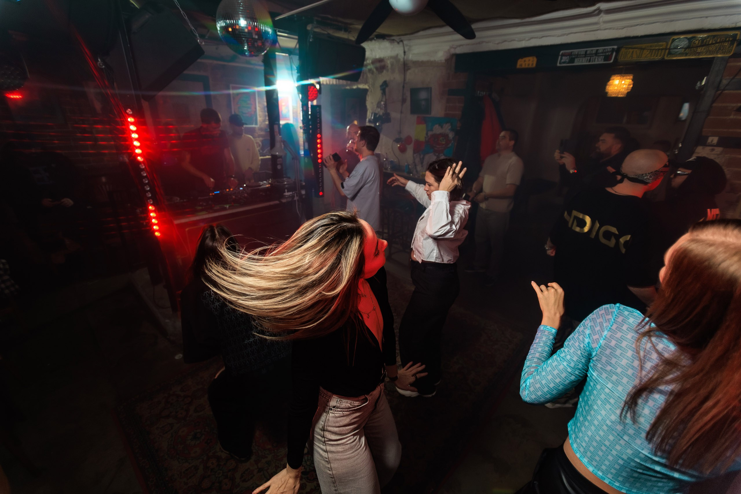 Octave (Ro) x stndrt13. Репортажный фотограф Екатеринбург | Яркий, качественный репортаж | Концерты, клубы, репортаж, праздники, корпоративы