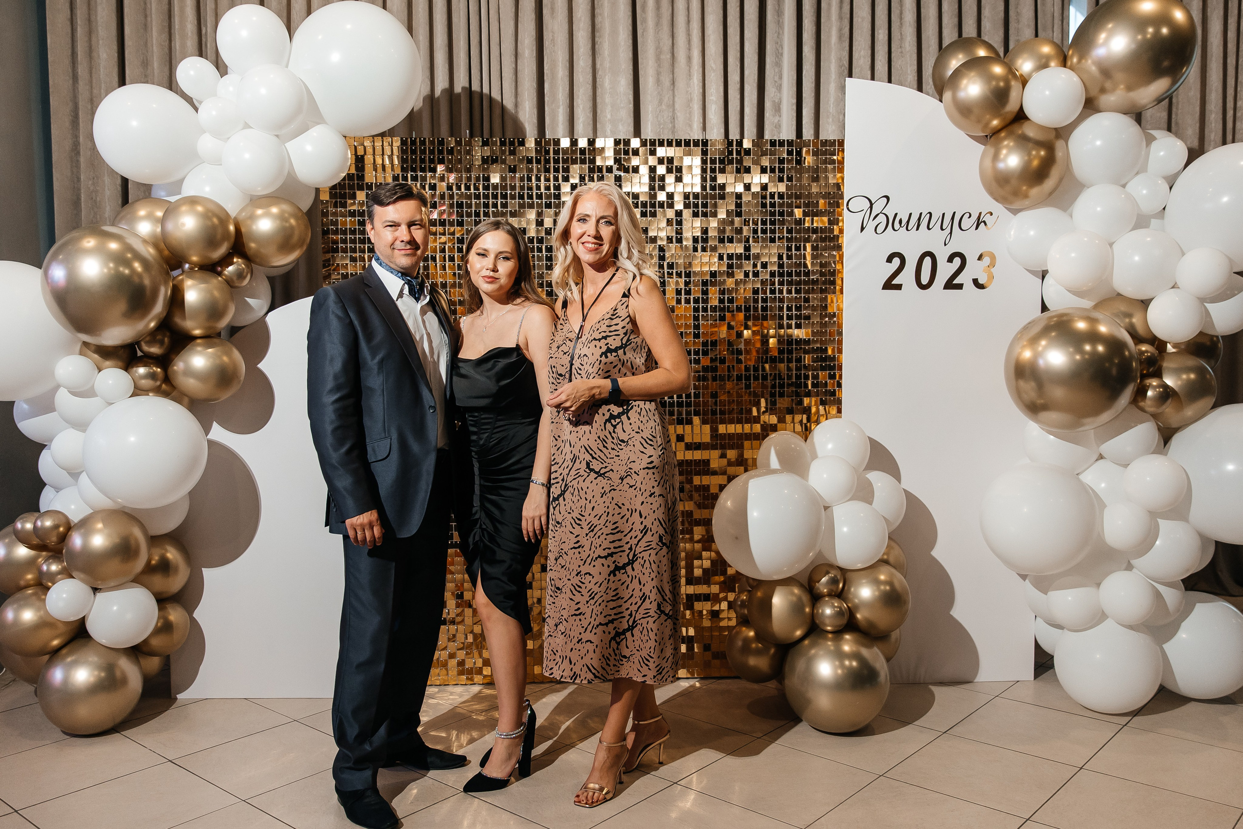 2023-06-23 Выпускной МБОУ СОШ № 10. Фотограф в Красноярске