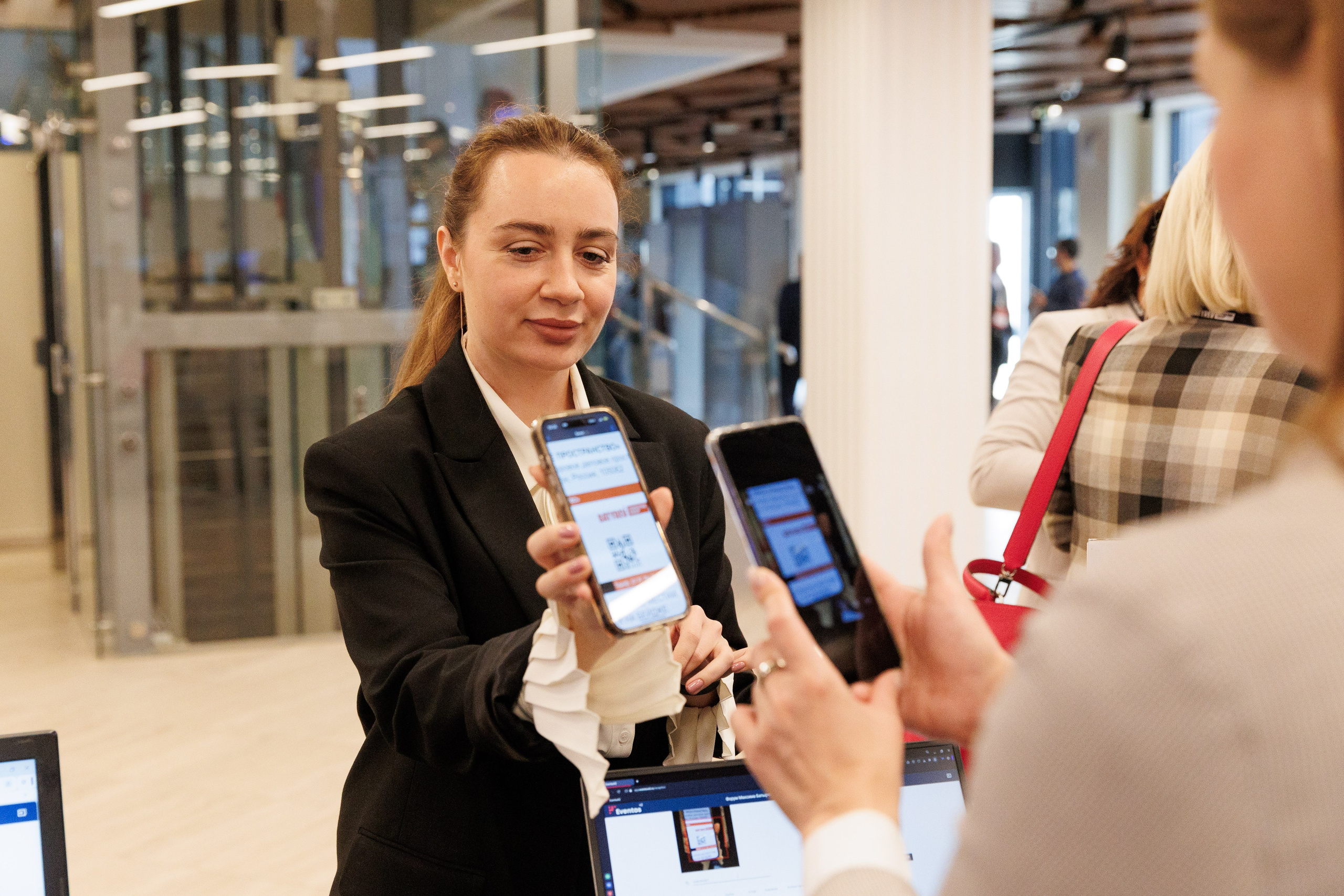 Форум Максима Батырева «Продажи по-новому». Репортажный Фотограф в Москве Юра Гушан