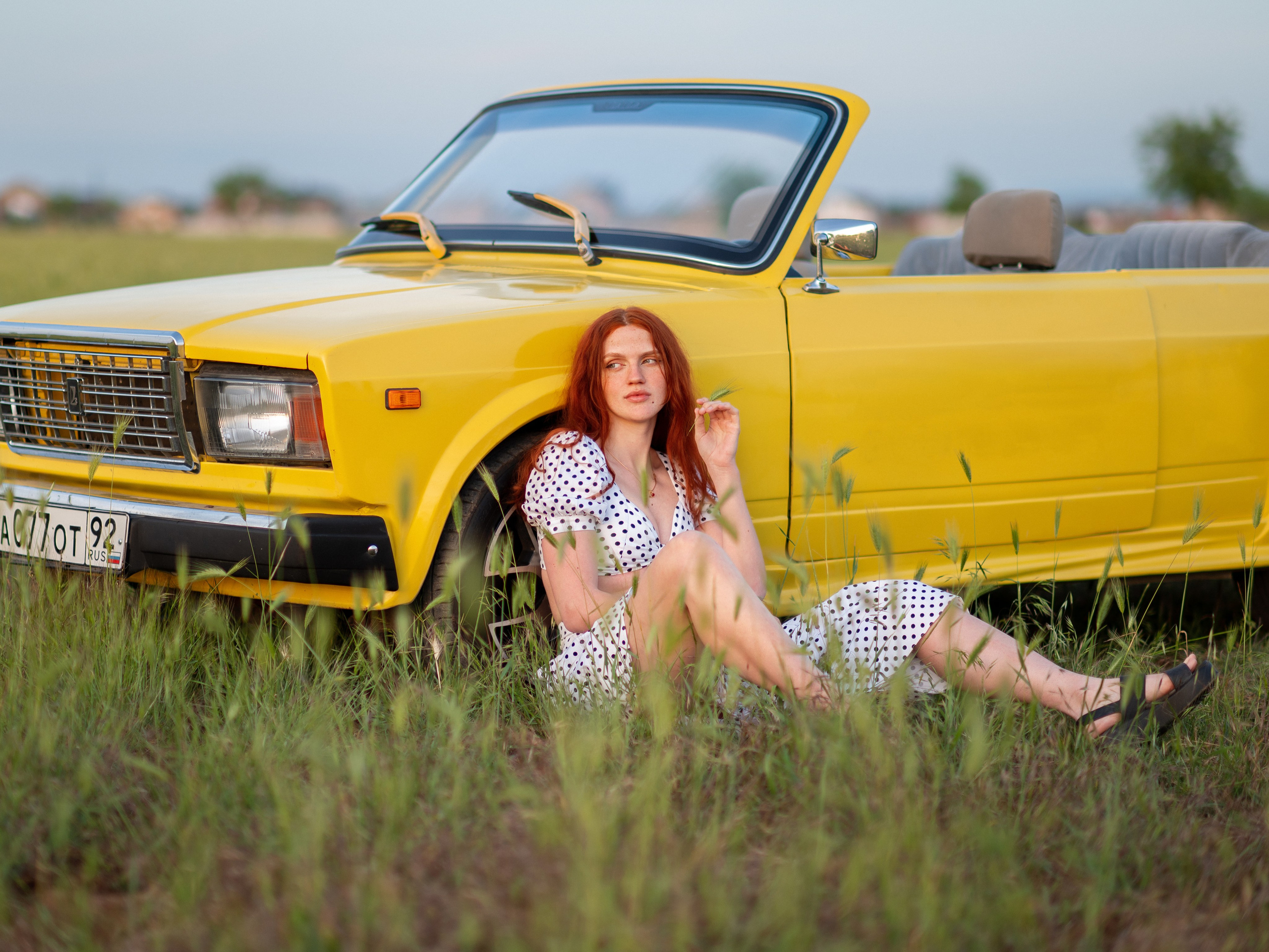 Прокат жигули желтого цвета для фотосессии в Севастополе, на Санторини, в карьере, у моря, на Фиоленте