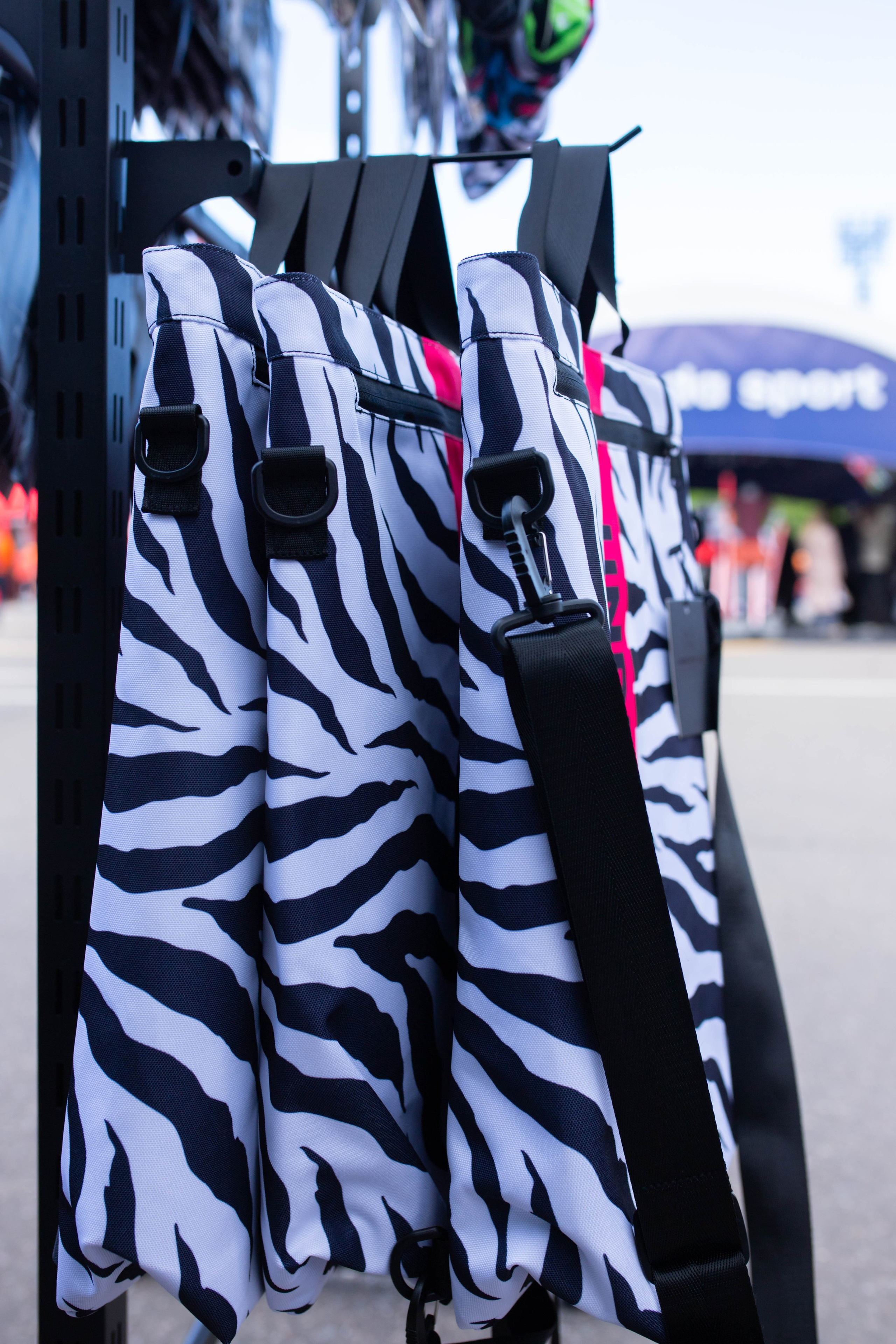 UNDER BY ME Зона экспо Московский полумарафон. Александра Мельниченко/ Бегающий фотограф