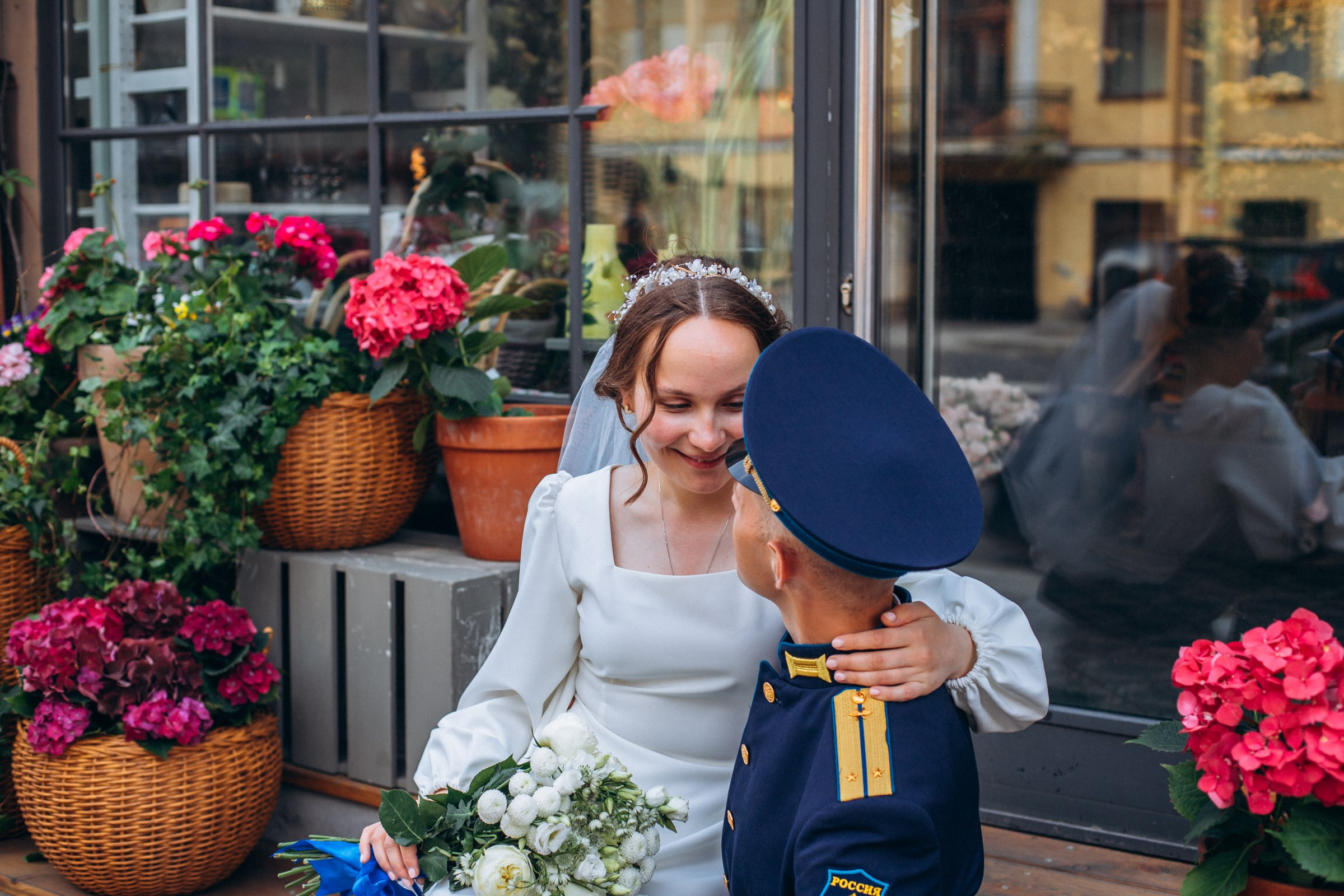 Илья и Ксюша в июне. Фотопрогулка в Петербурге. Индивидуальный и семейный фотограф в Санкт-Петербурге