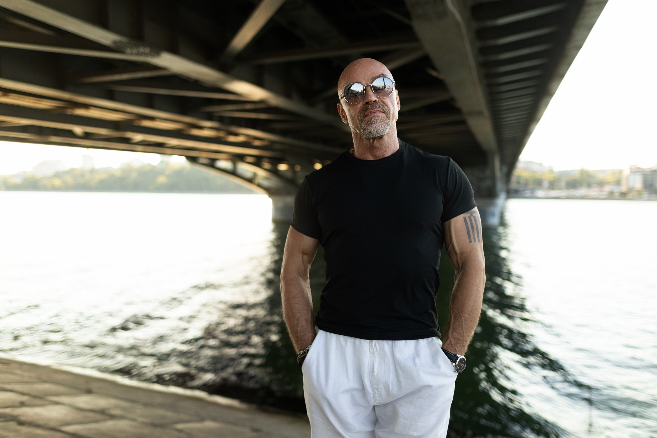 Фотосет на улице и спортплощадке с Александром для контента. Дмитрий Шульгин, портретный фотограф в Воронеже