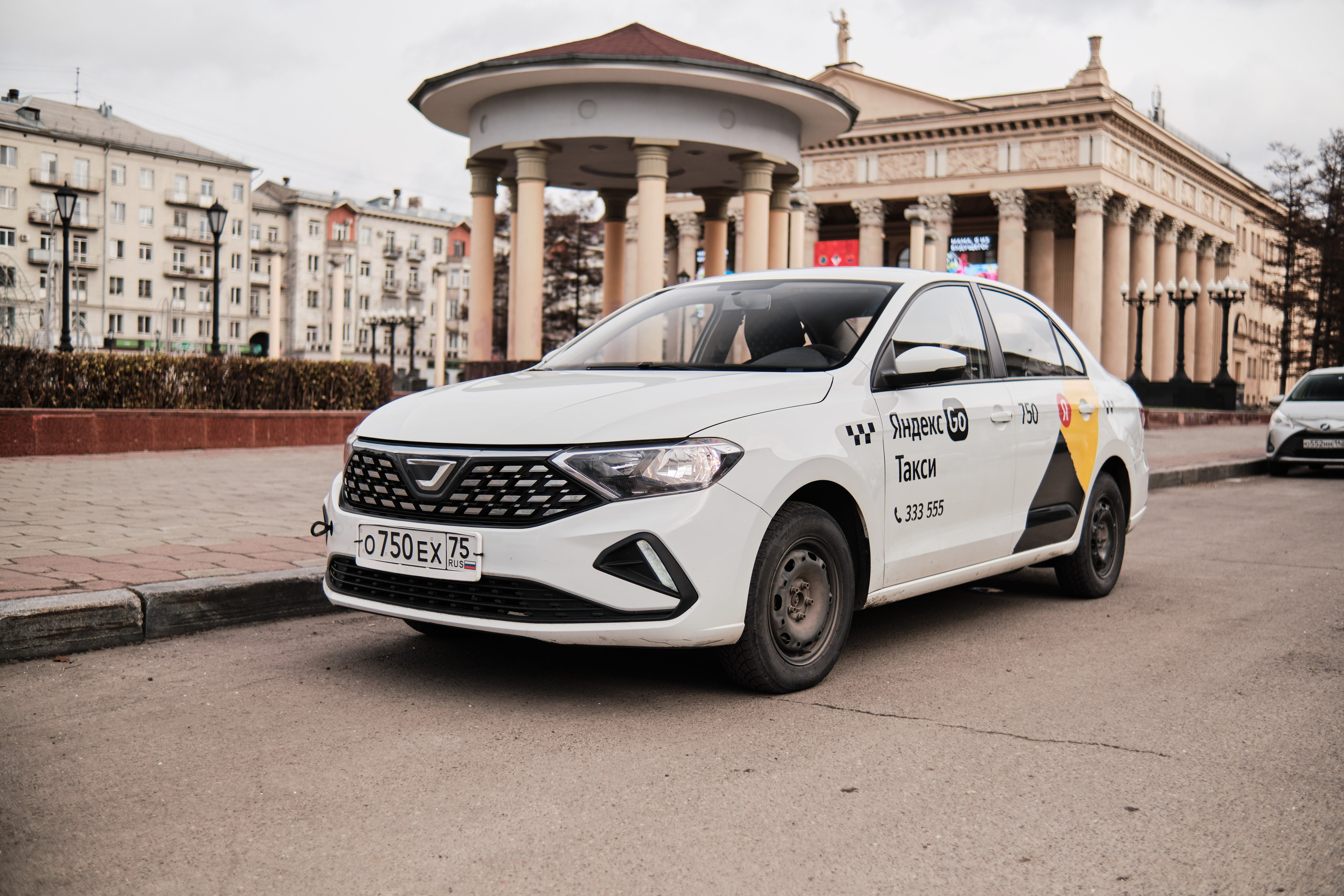 Новый автопарк Яндекс такси в Новокузнецке. Свадебный и семейный фотограф в Новокузнецке Иван Иванов