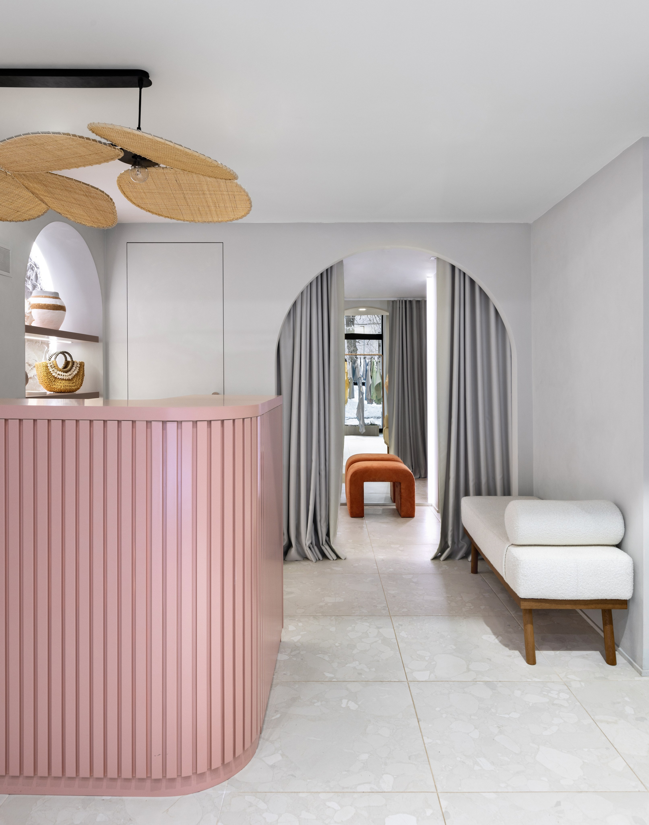 Шоу-рум дизайнерской одежды. Главная