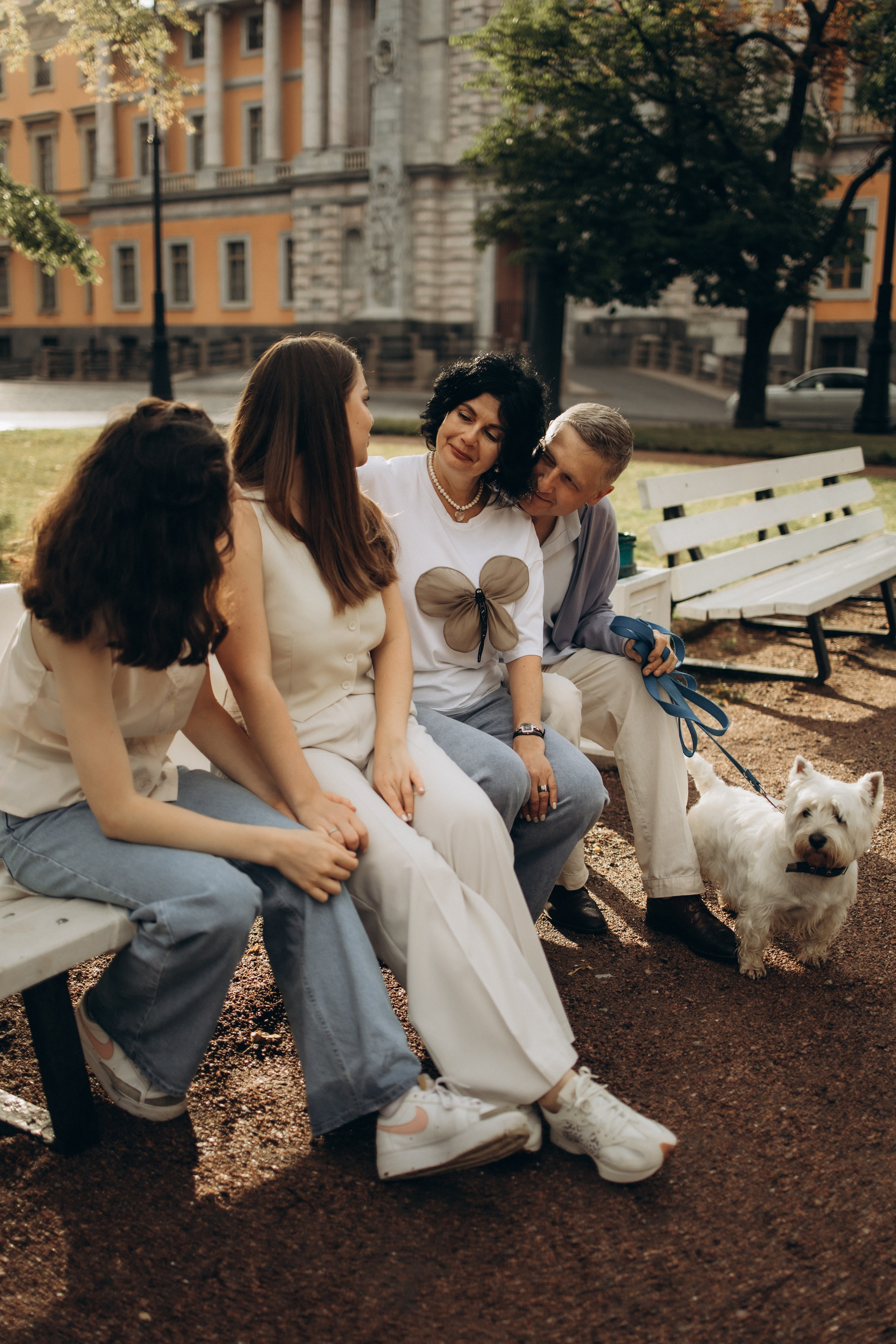 Моника, Мишель, Юлия, Дмитрий и песик Беня. Семейный, домашний, ньюборн фотограф Москва Цветкова Елизавета