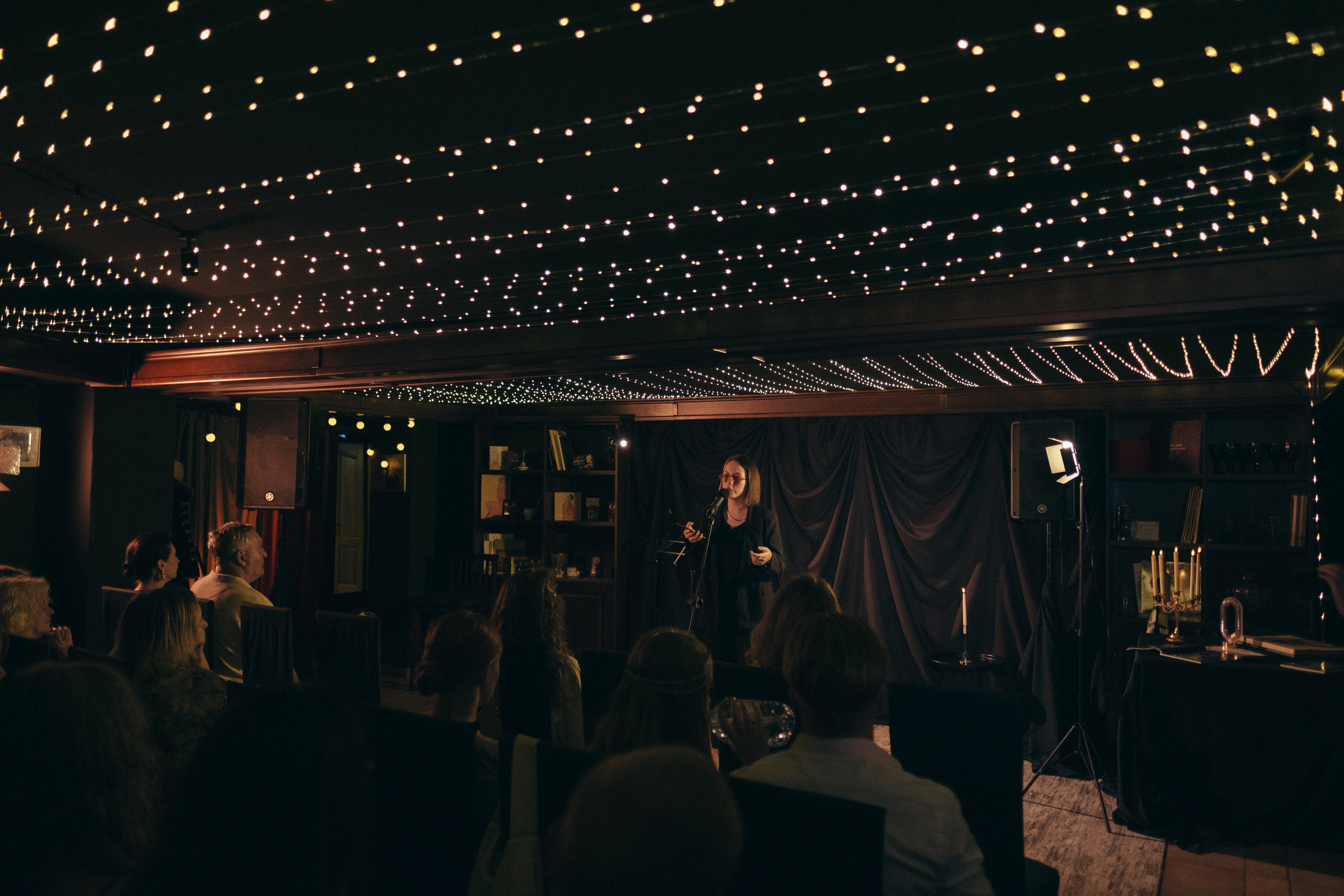 Поэтические встречи «Уютные чтения». Репортажный фотограф в Сочи Екатерина Вежливцева