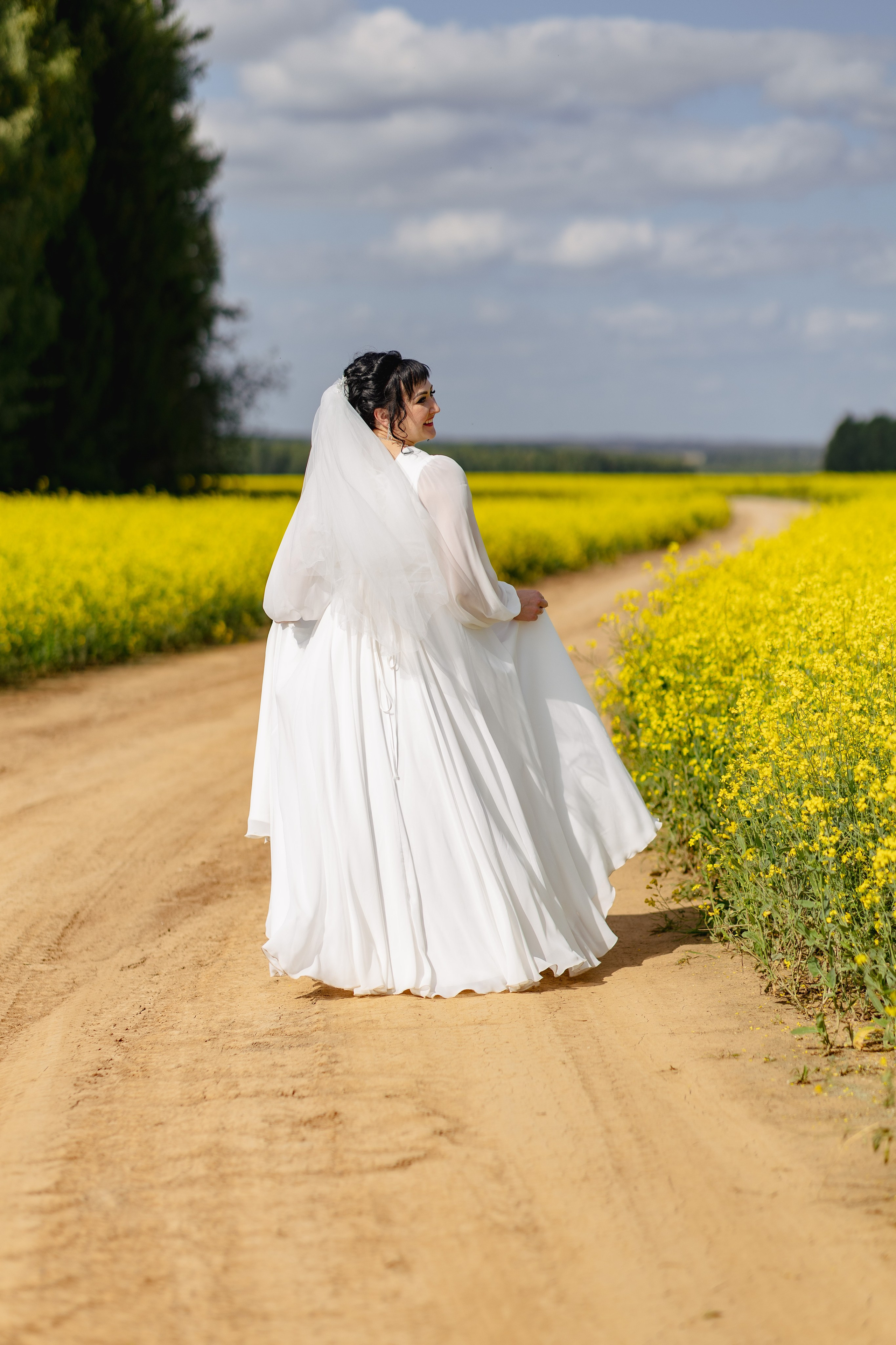 Свадебная фотосессия в рапсовом поле. Фотограф Ерохина Светлана — фотосессии в Екатеринбурге