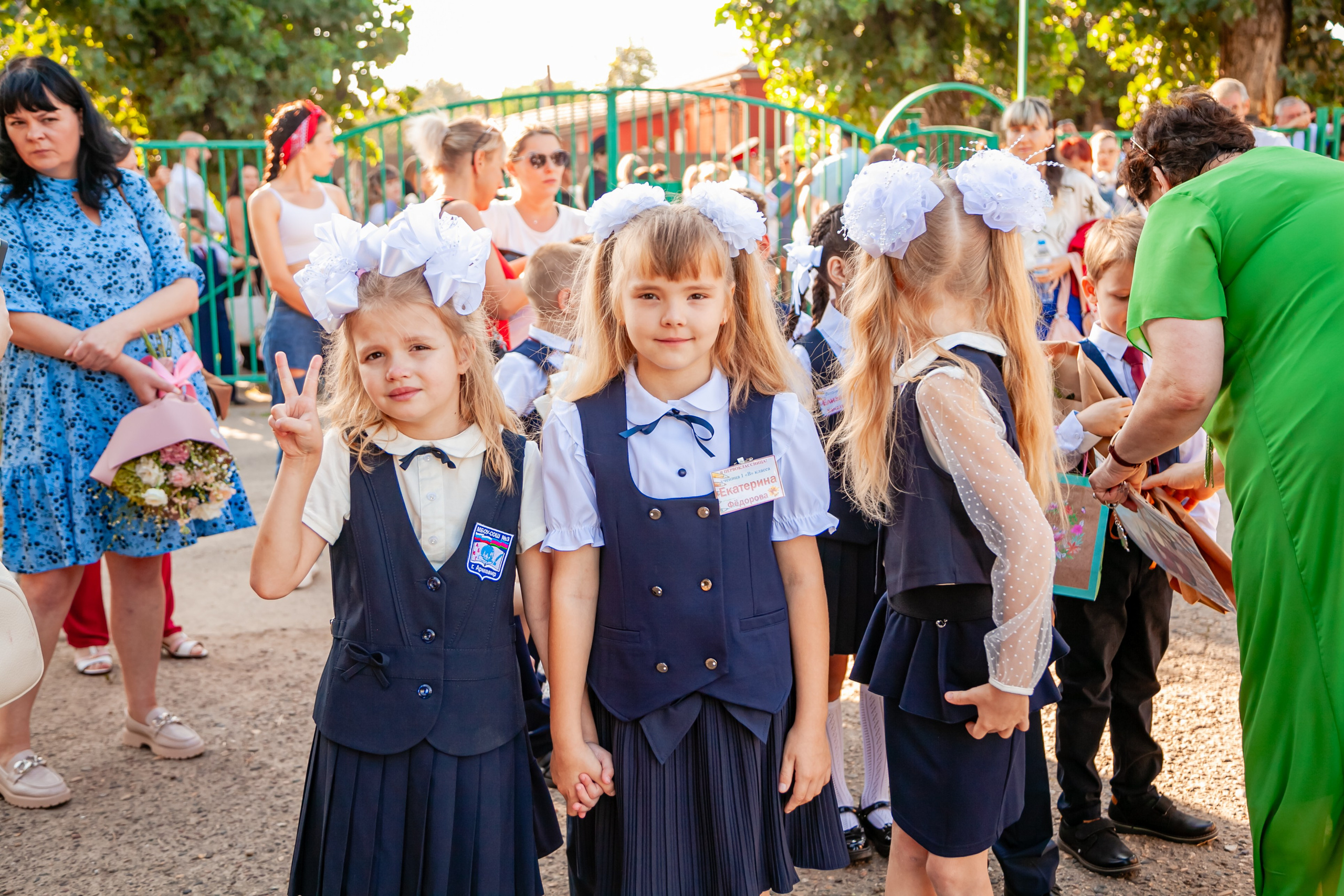 1 сентября линейка. Свадебный и семейный фотограф в Армавире
