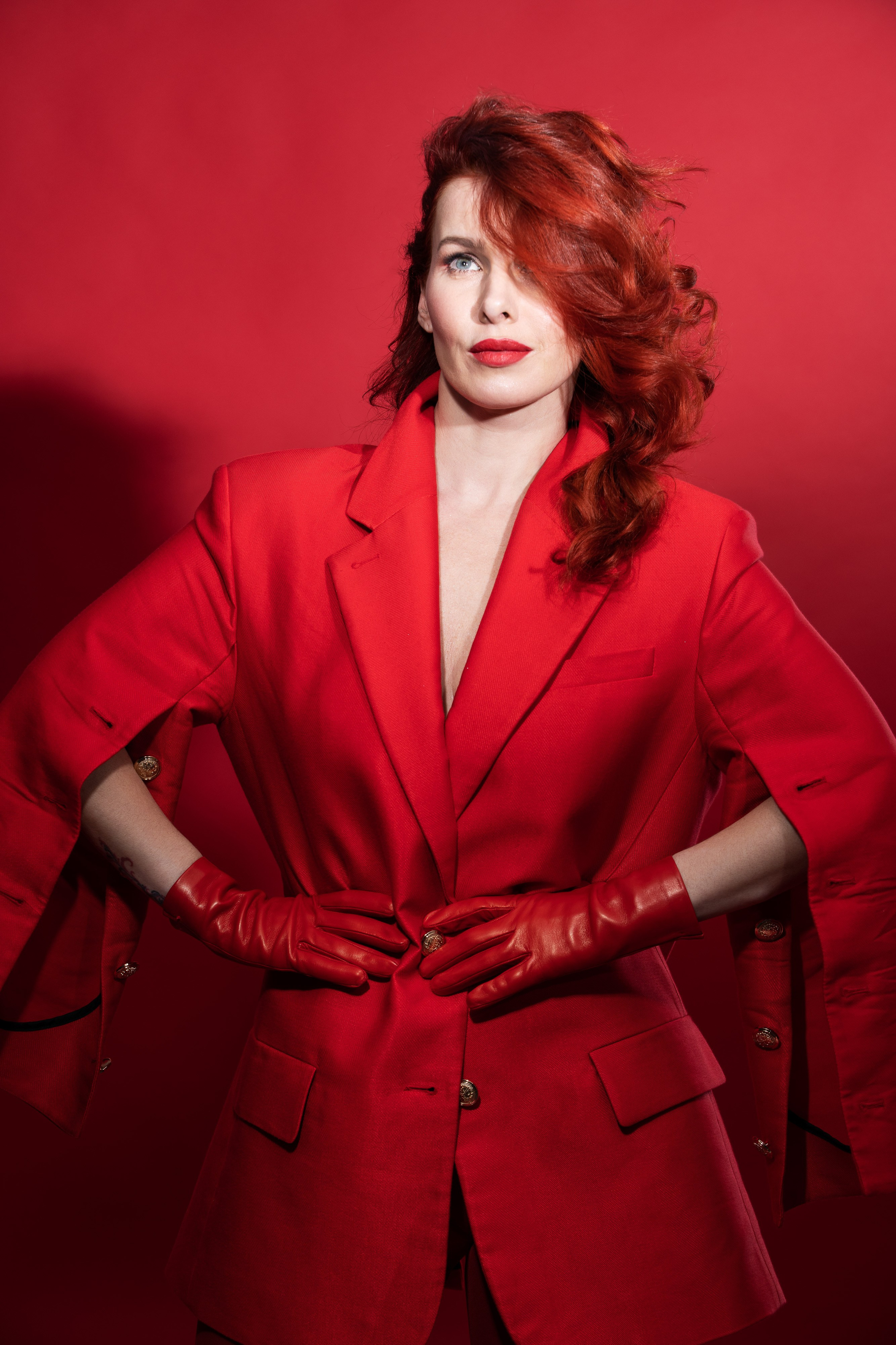 Total Red. Portrait photographer in Minsk Slava Potalakh