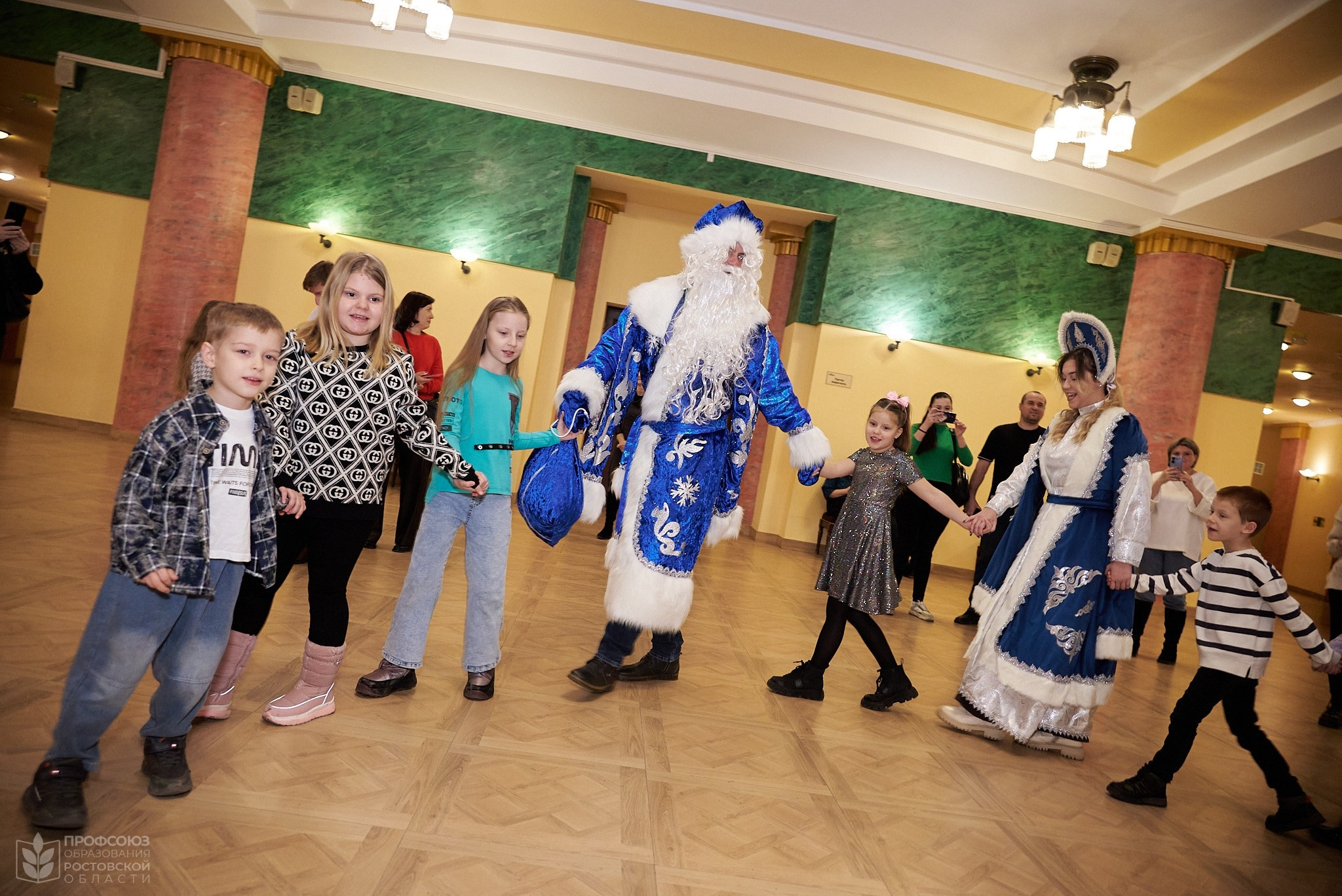Детское мероприятие: профсоюзная елка в театре. Репортажный фотограф | Леонид Черков