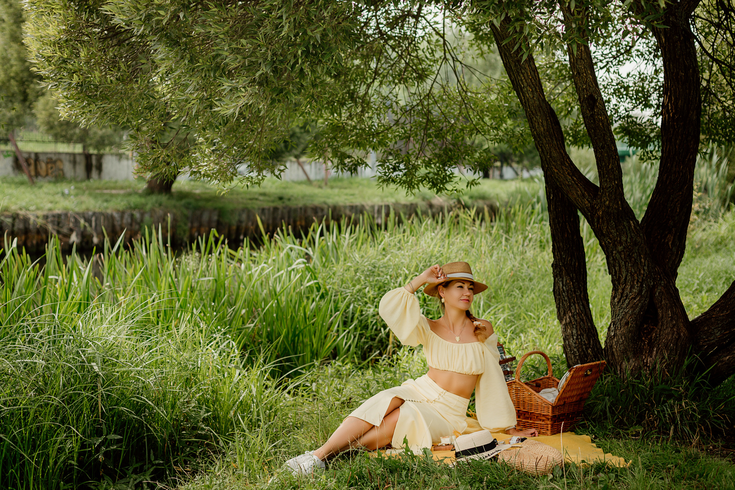 Надежда пикник в парке. Деловая и Бизнес съемка в  Москве Инесса Грушко