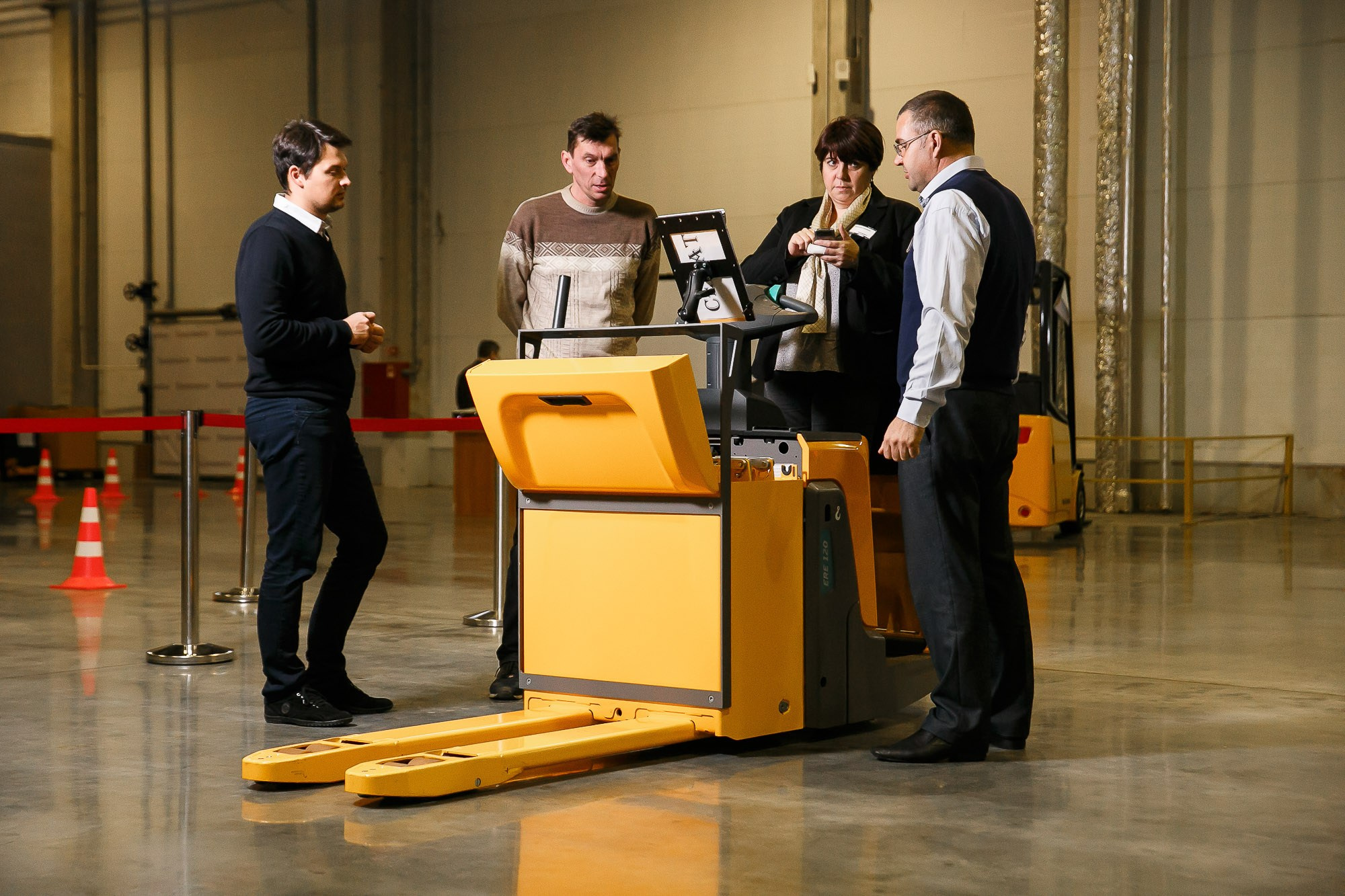 JUNGHEINRICH. Рабочая сторона — бизнес портрет и репортаж в Санкт-Петербурге