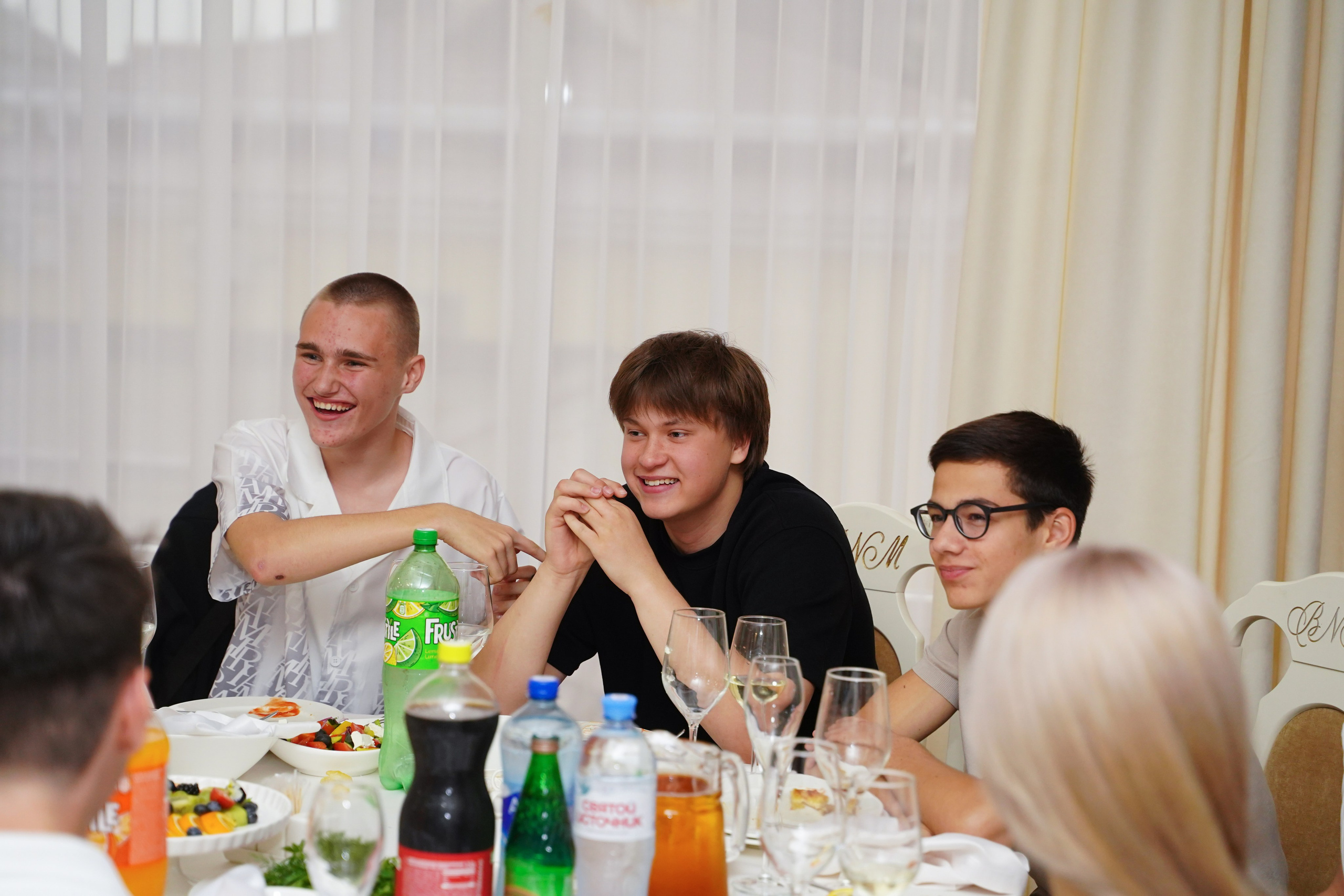 Ресторан- Выпускной 11 кл. MEMENTO.Выпускные альбомы, школьные, юбилейные и другие книги. Ростов-на-Дону