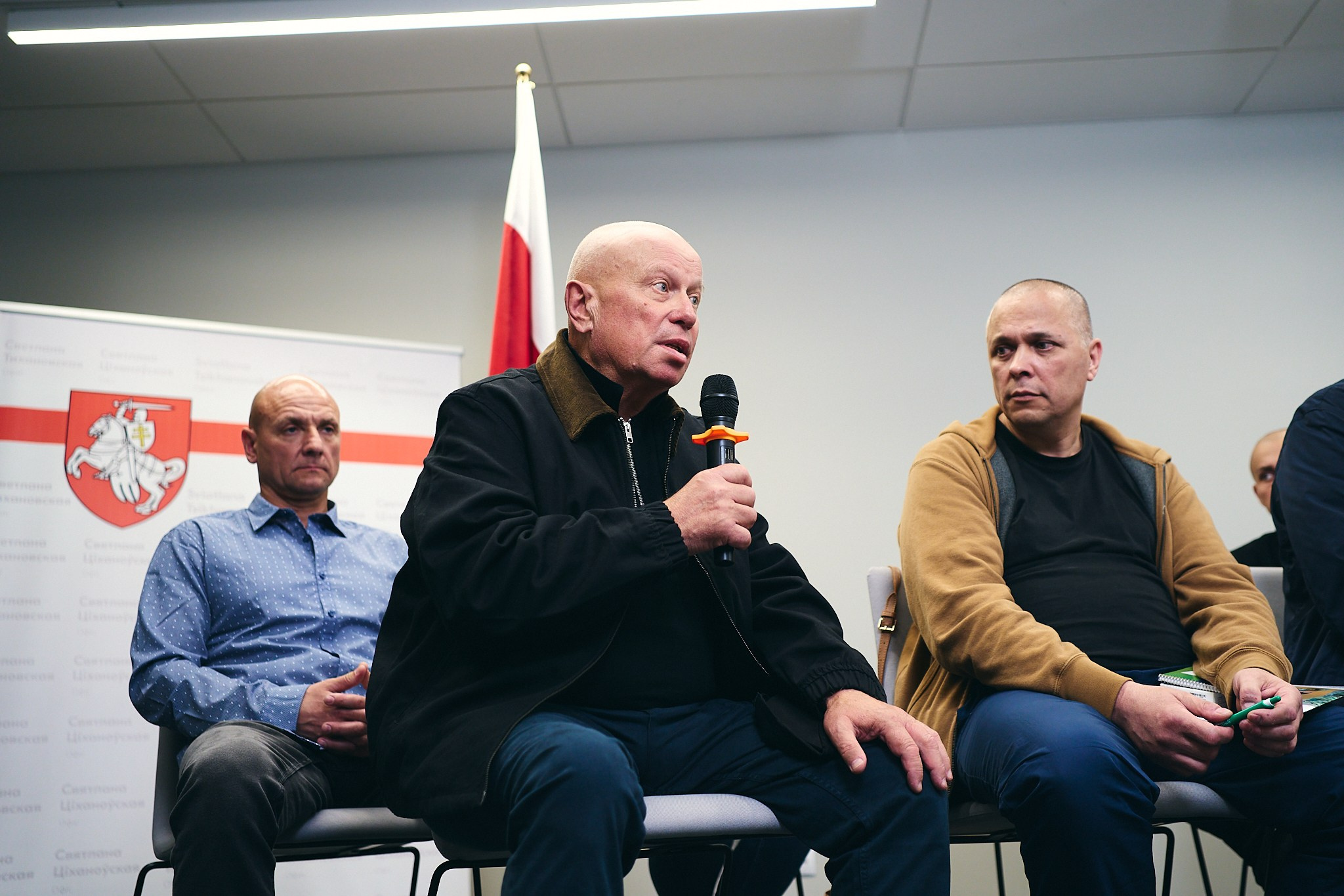 Press conference with Sviatlana Tsikhanouskaya and released political prisoners. Photographer in Vilnius