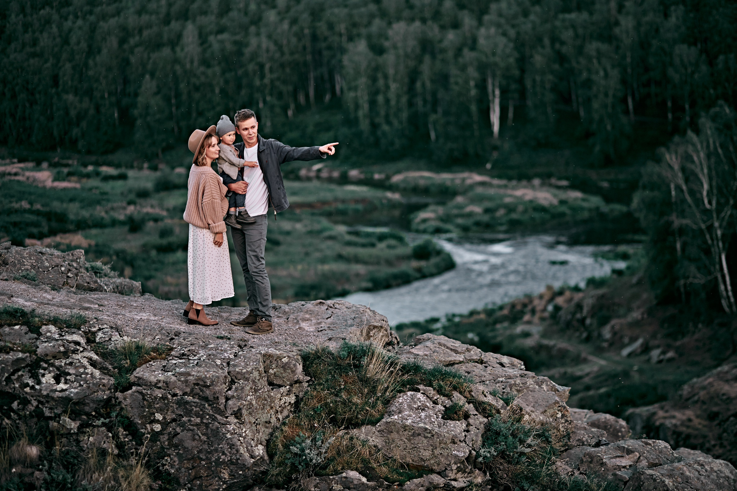 Катя с семьей. Порог Ревун. Главная