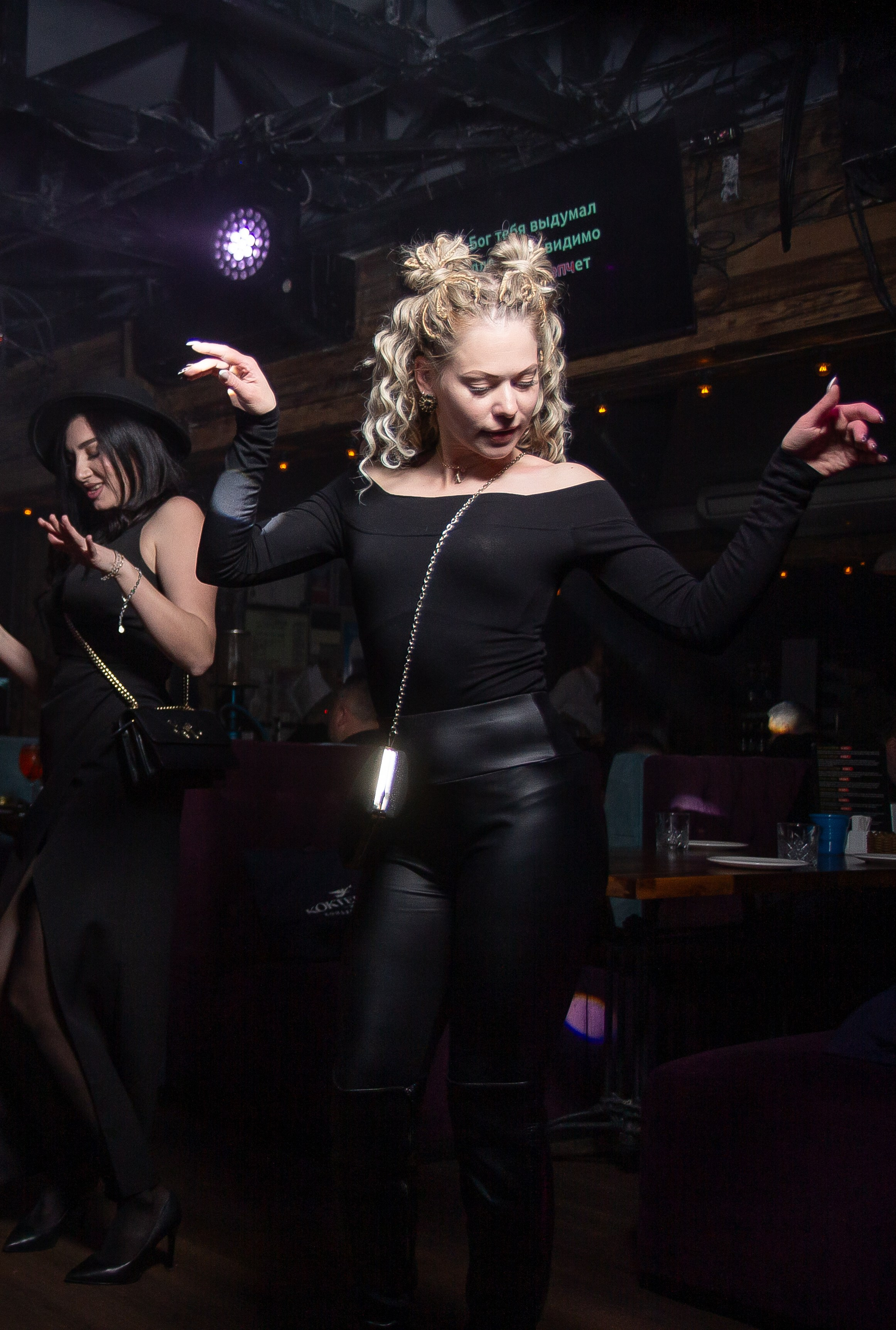 Концерт VA.NO | QUEST PISTOLS SHOW. Репортажный фотограф в Ялте Алексей Семёнов