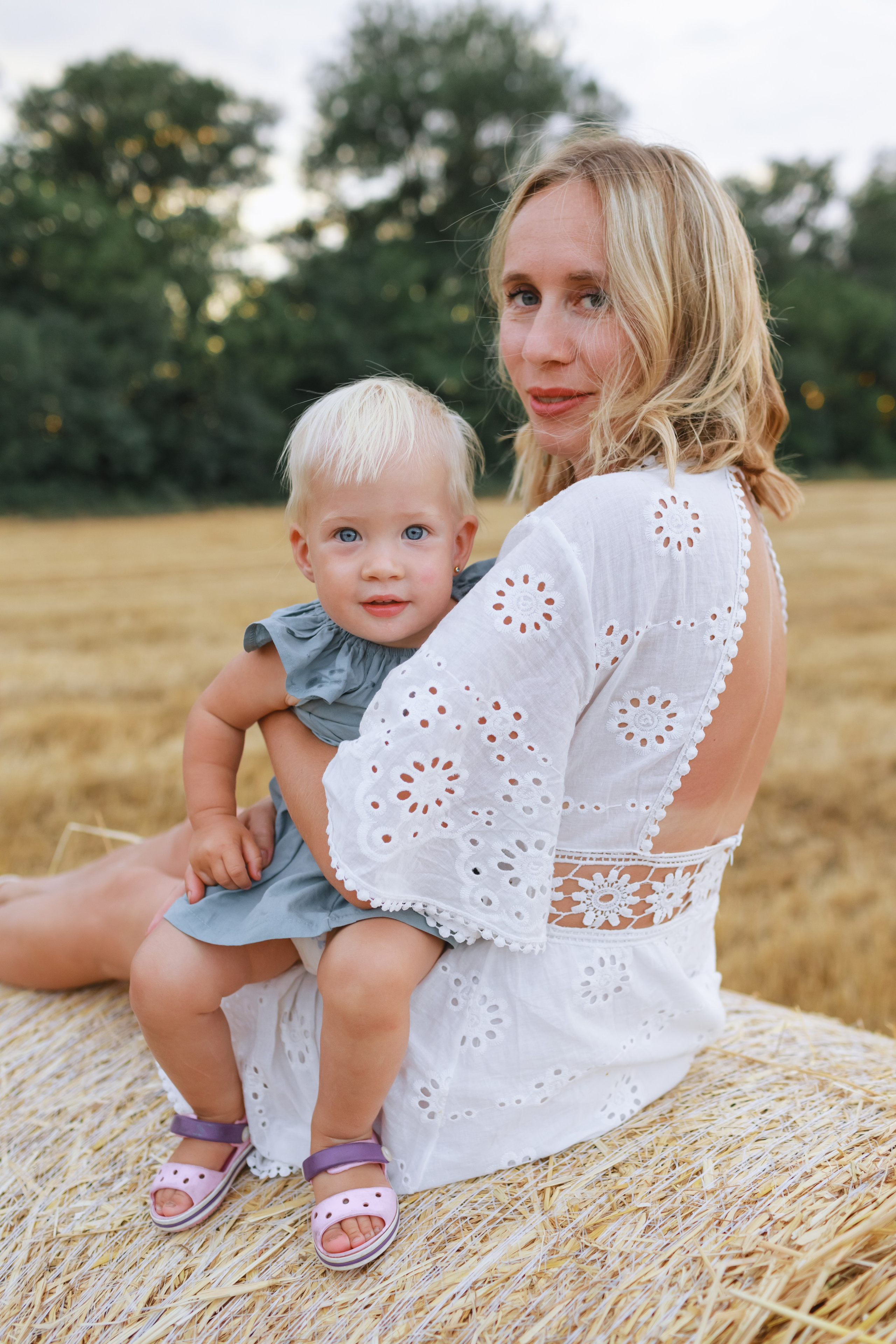 В стогах. Детский и семейный фотограф в Краснодаре Альбина Морозова