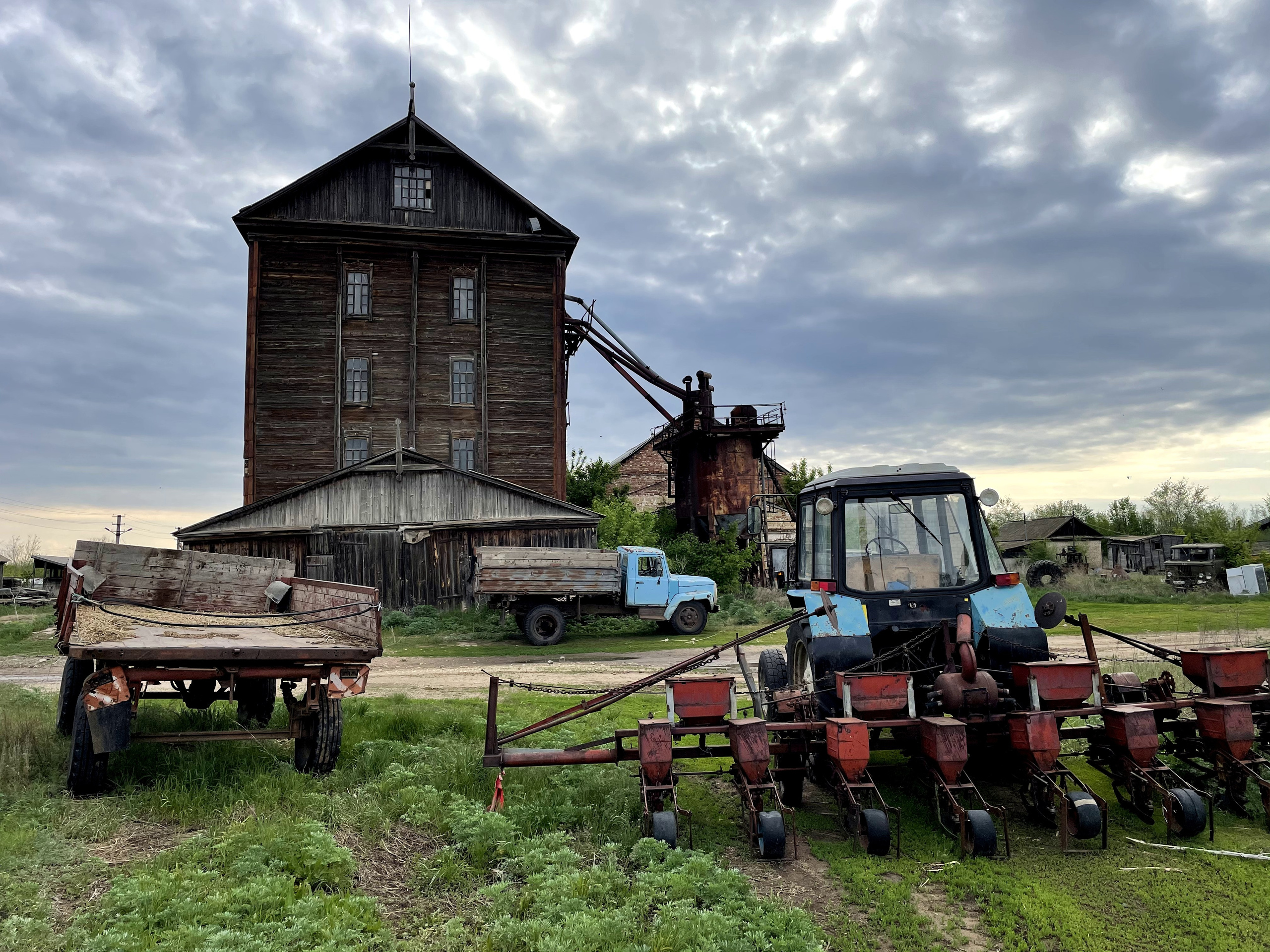20 090 Деревянное здание. Мельница. ВИЗУАЛЬНЫЕ И ЗВУКОВЫЕ РЕШЕНИЯ ДЛЯ БИЗНЕСА И СЪЁМОК ТЕЛЕТЕЛА