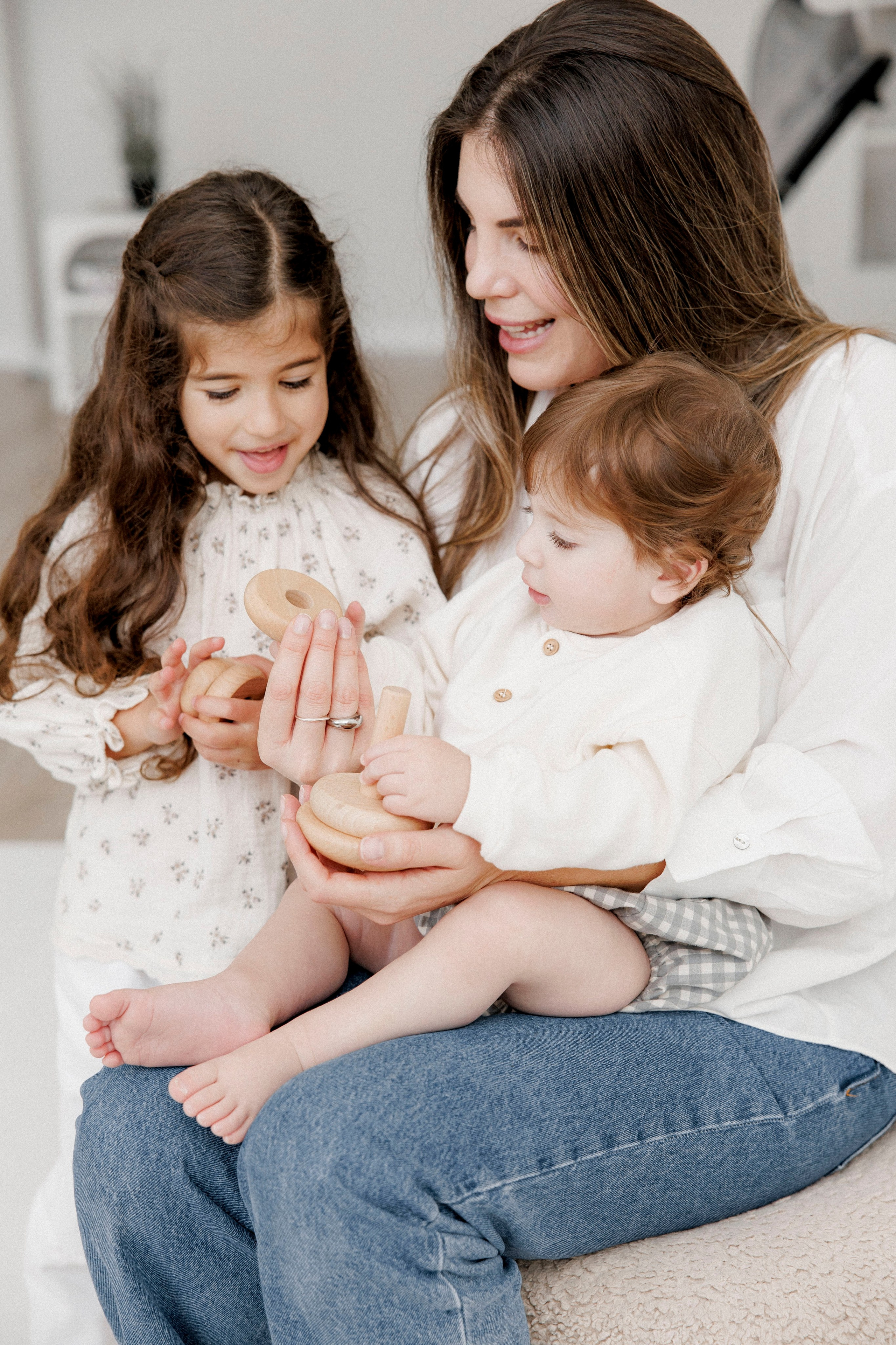 One year inside the White studio. Wedding and family photographer