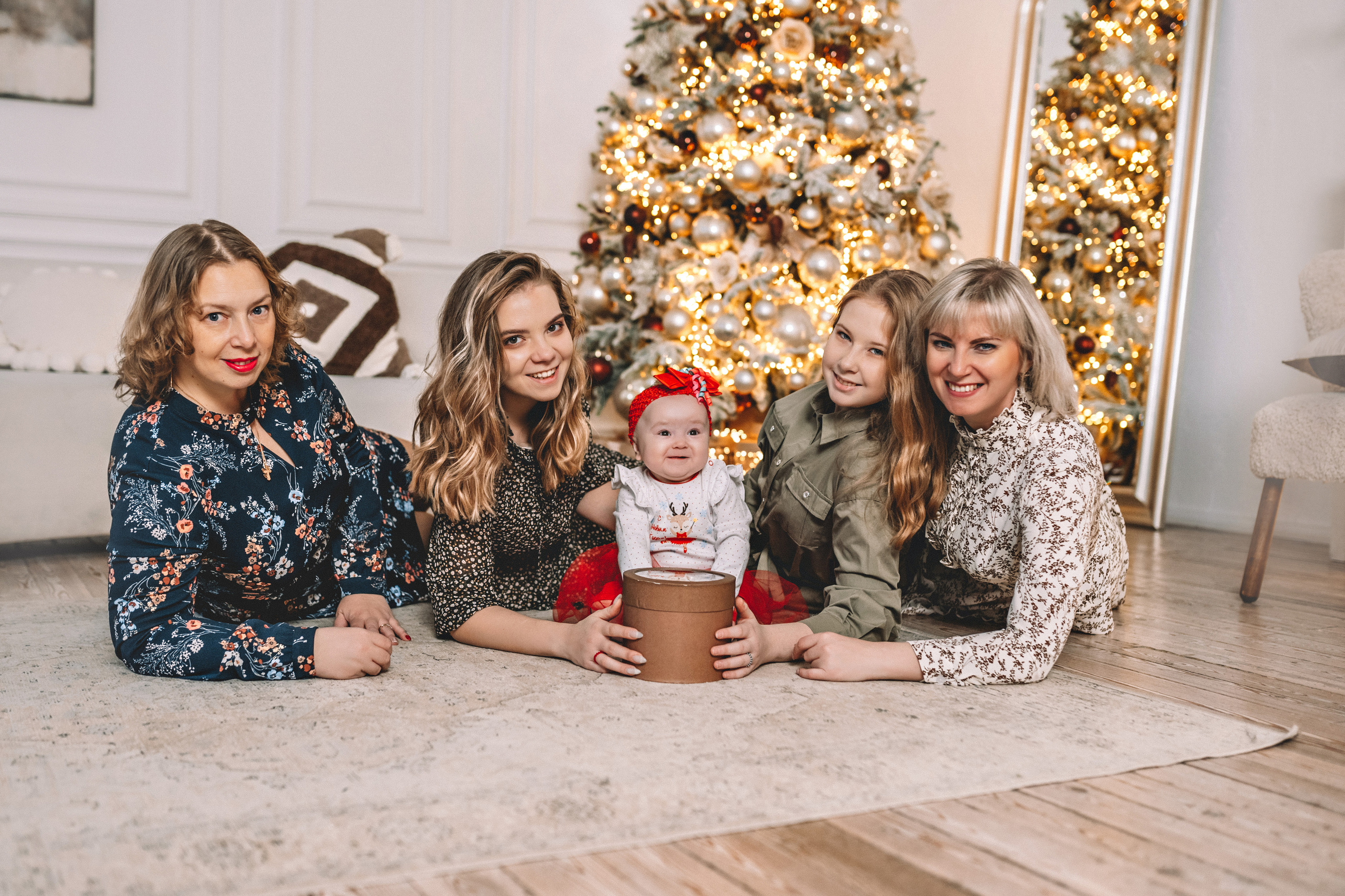 В студии. Семейный детский фотограф видеограф в Омске Юлия Татаринова