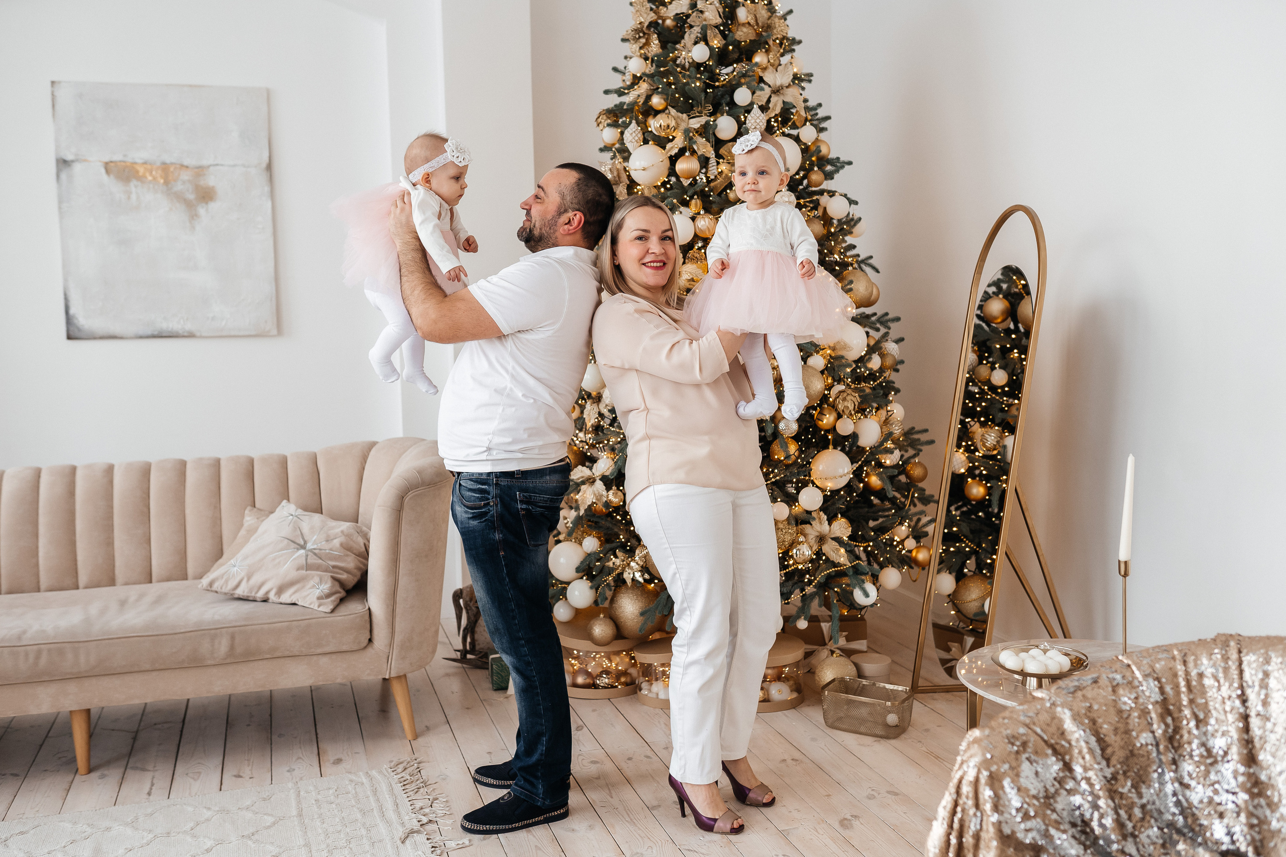 В студии. Семейный детский фотограф видеограф в Омске Юлия Татаринова