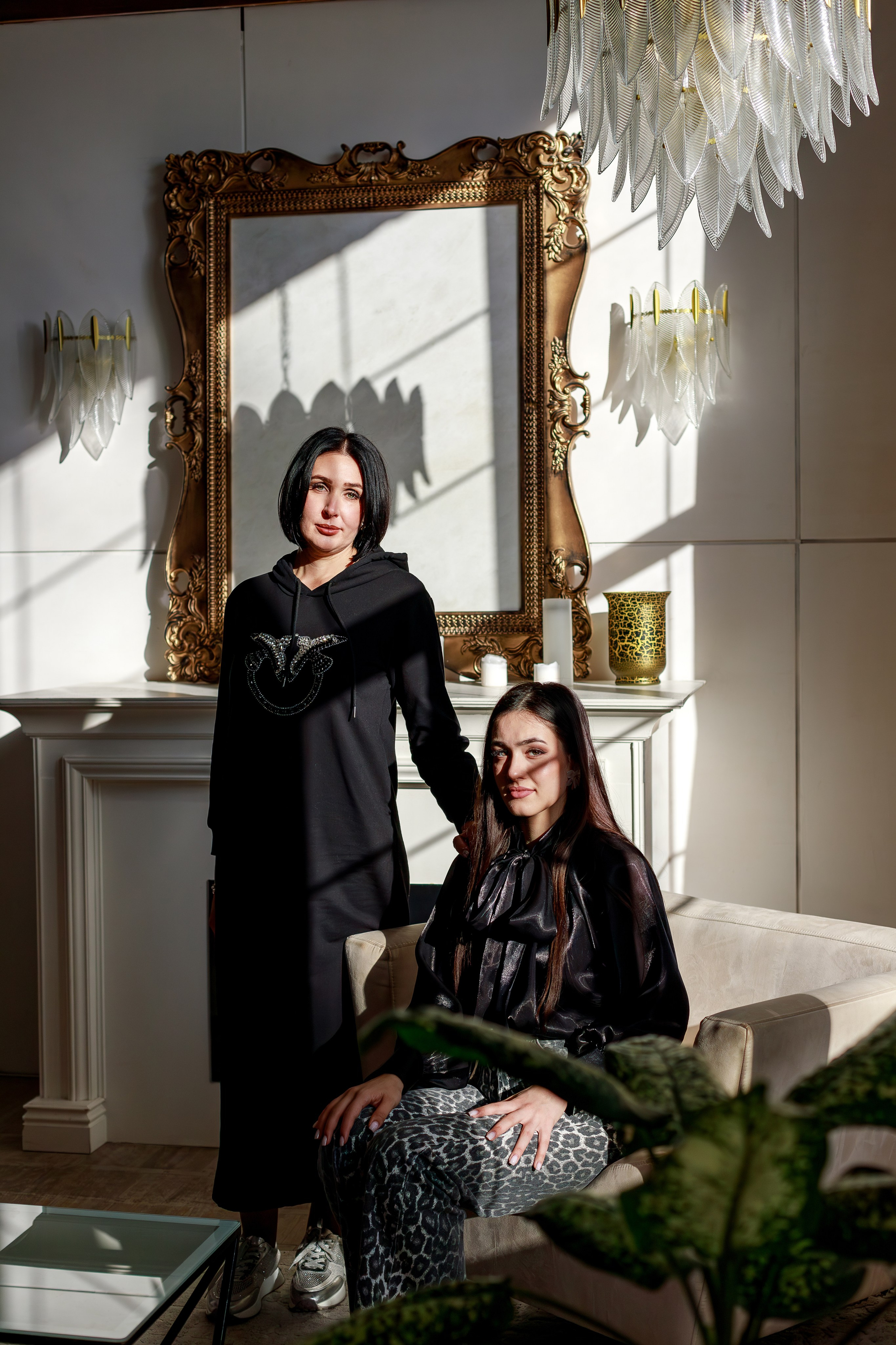 Мама и дочь в студии Белый осел. Семейный и детский фотограф в Краснодаре Ирина Лаврецкая