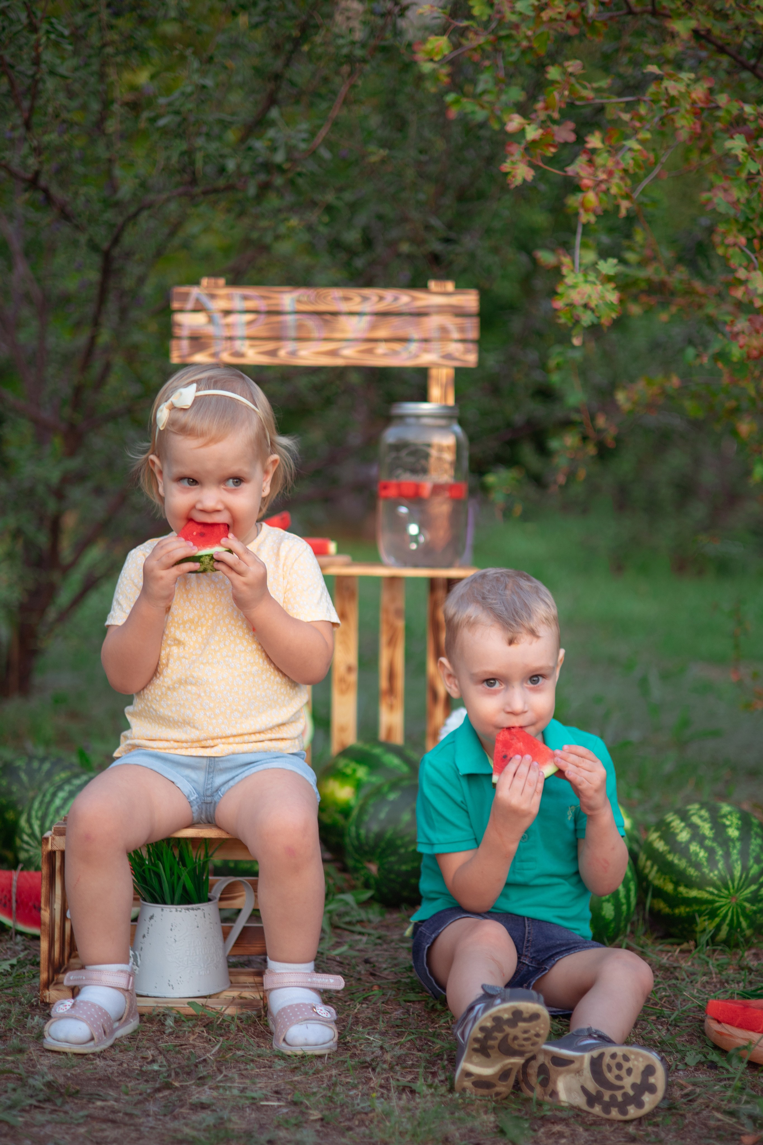 Полина и Даня арбузы. Семейный и детский фотограф в Михайловке Татьяна Лестьева