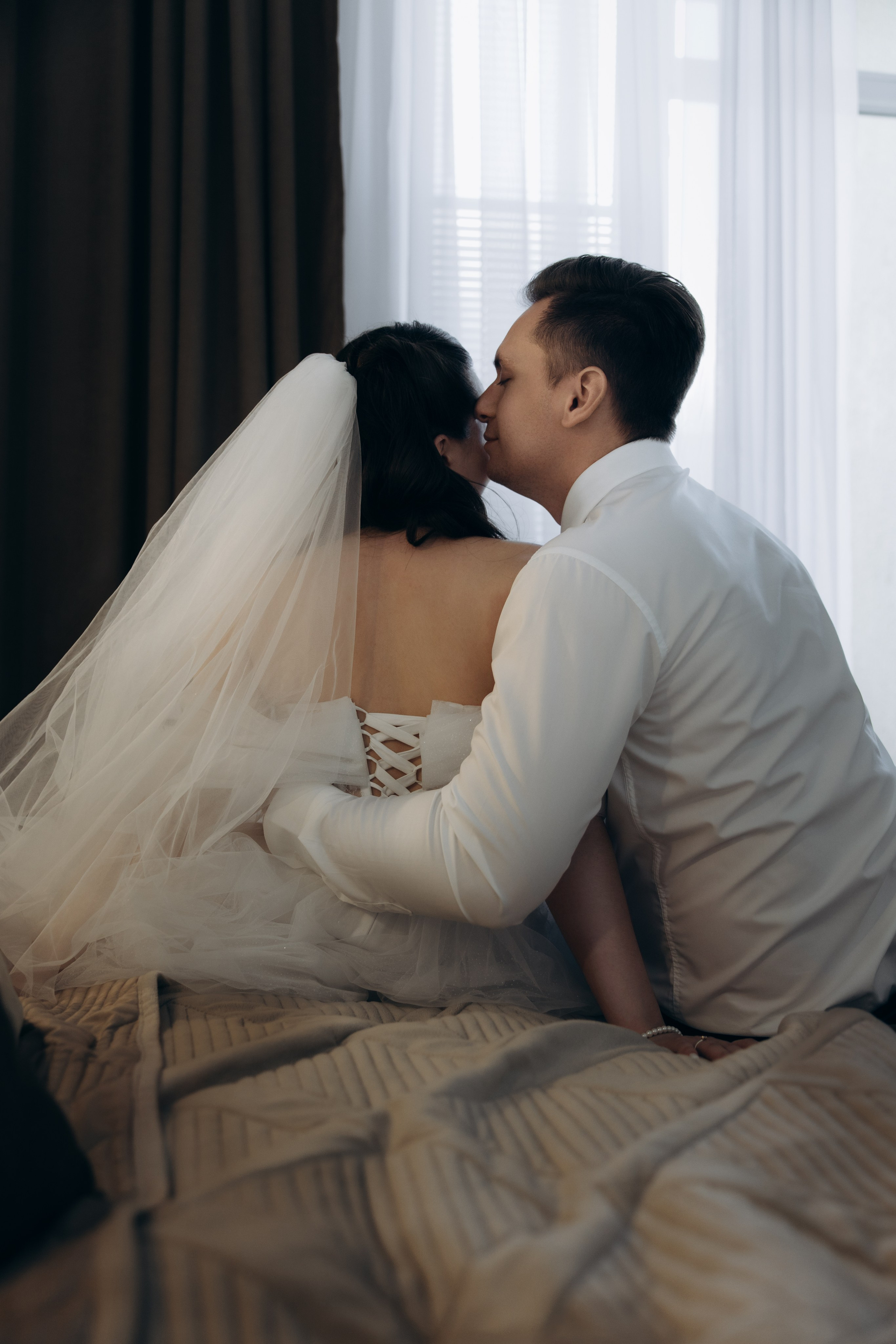 Свадебная фотосъемка в Пензе: Ольга и Владислав в отеле и студии «Перспектива»