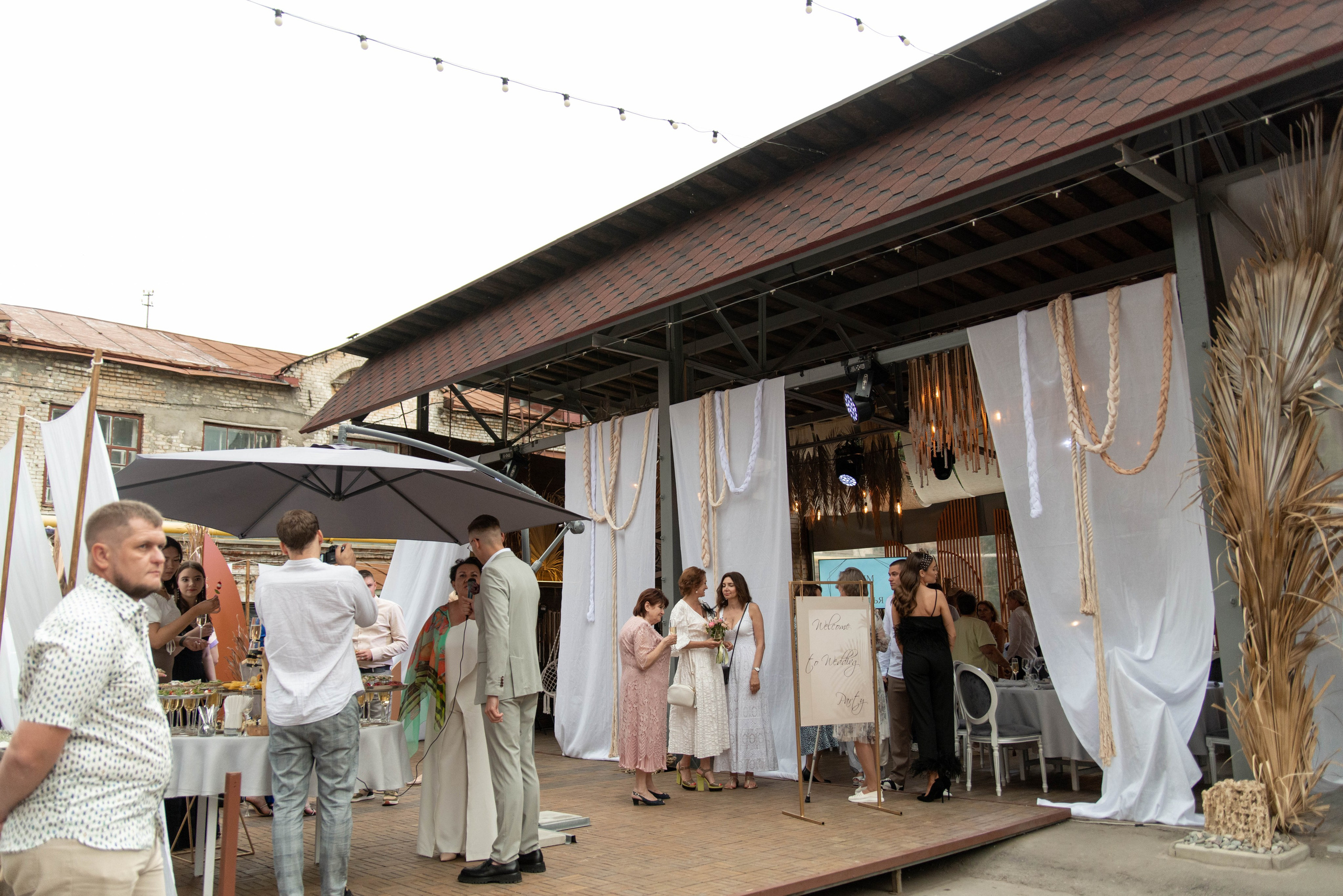 Вадим и София короткая версия свадебного дня. Меня зовут Александр Литвинчук и я свадебный фотограф в Саратове