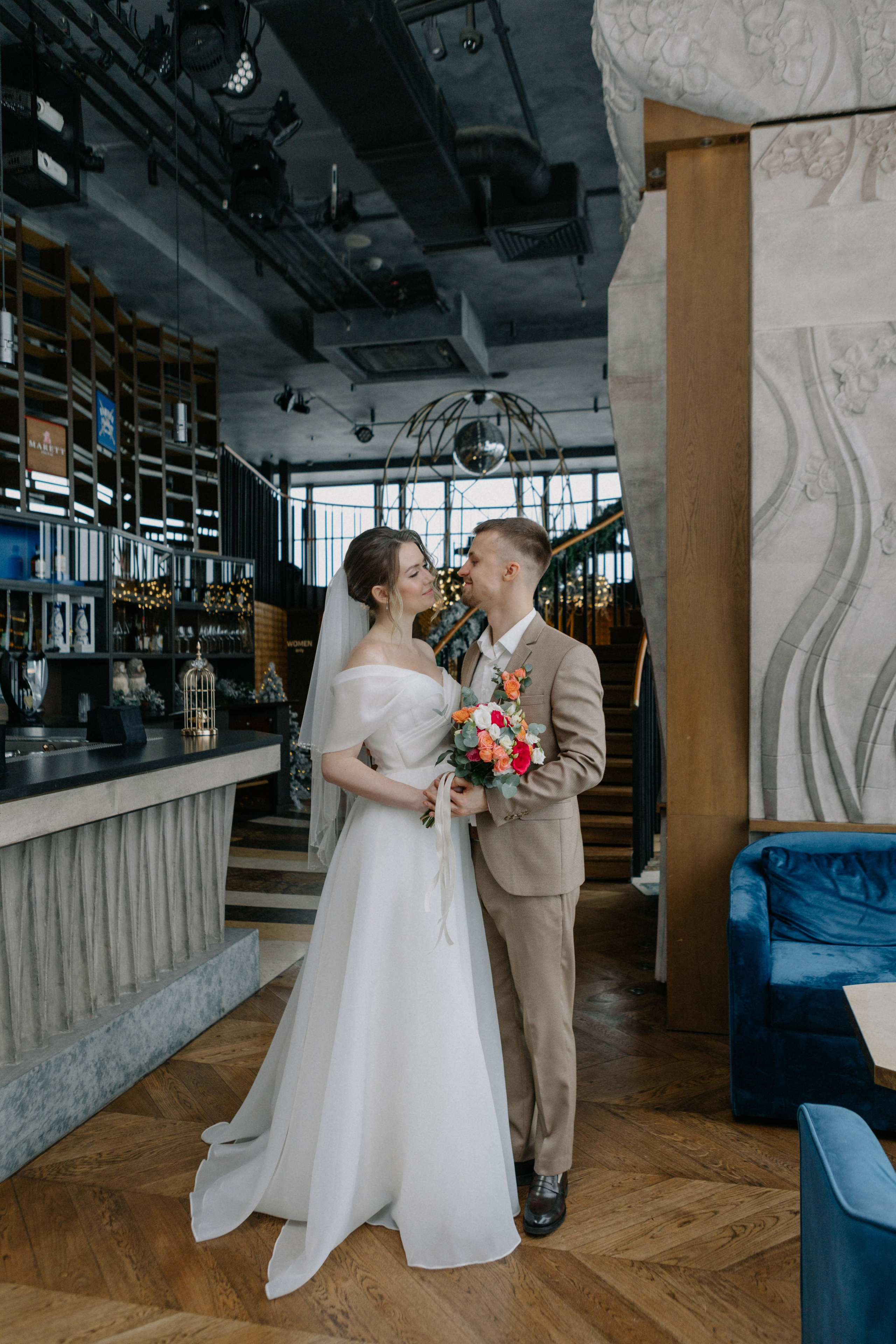 Ксюша и Илья. Утро в отеле роспись в Birds. Свадебный и портретный фотограф в Москве Анастасия Масюк