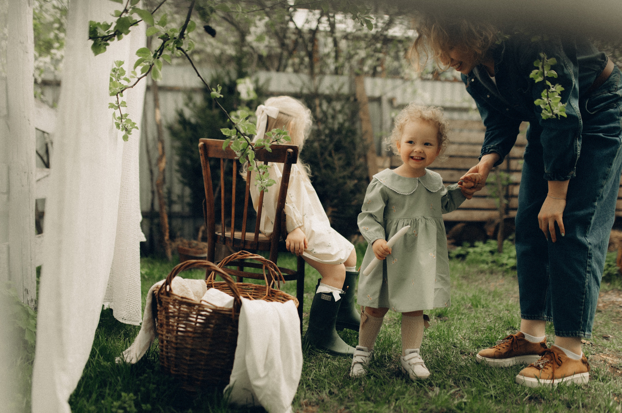 Весна в ладошках. Семейный фотограф в Москве Екатерина Денисенко | Фотосессии без постановки дома и в студии
