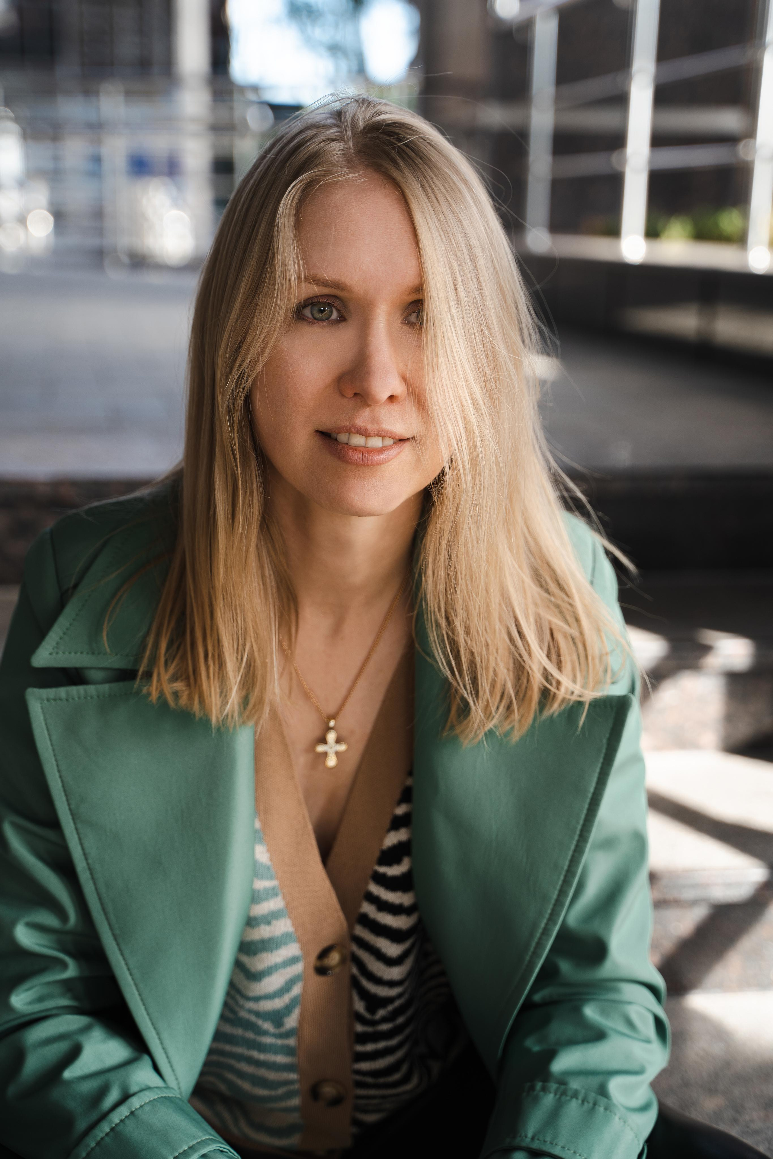 Контент-съемка копирайтера Екатерины Явник. Фотограф для маркетплейсов Wildberries и Ozon | Предметная и фуд-съёмка, инфографика и видео для брендов — Анастасия Супрунова