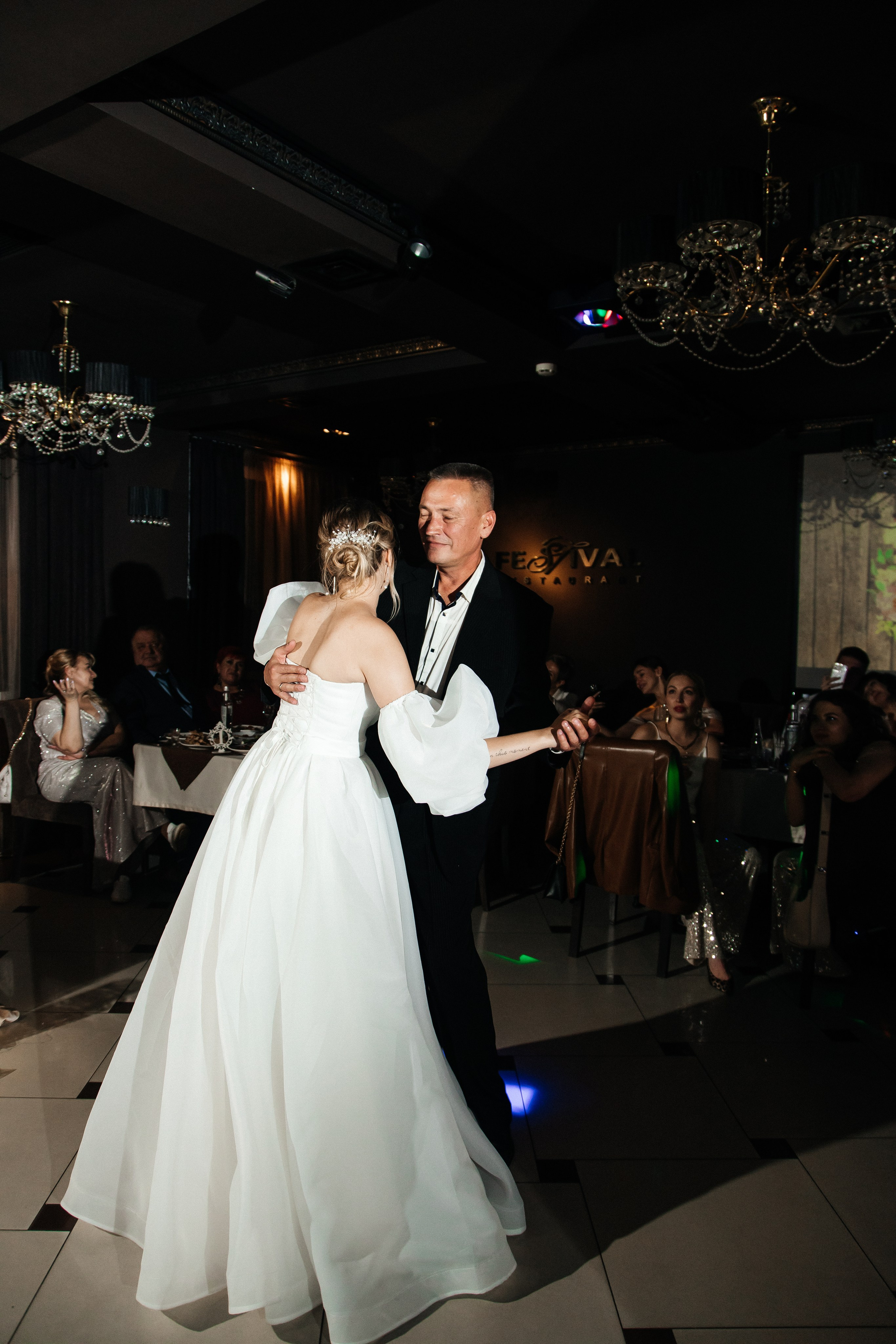 Любовный фестиваль. Артём Бачурин — свадебный фотограф Воронеж