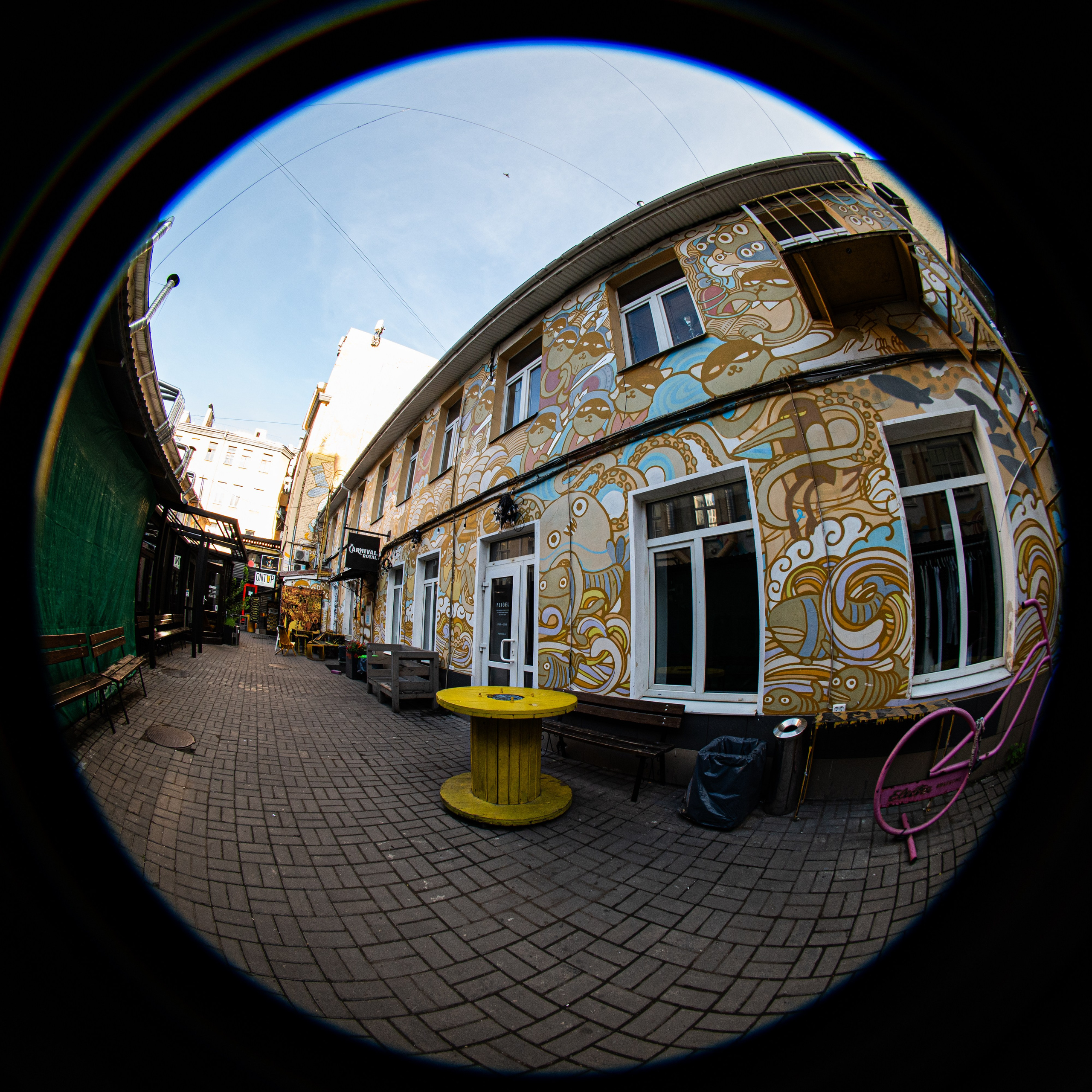 Восстания, 24/27Б