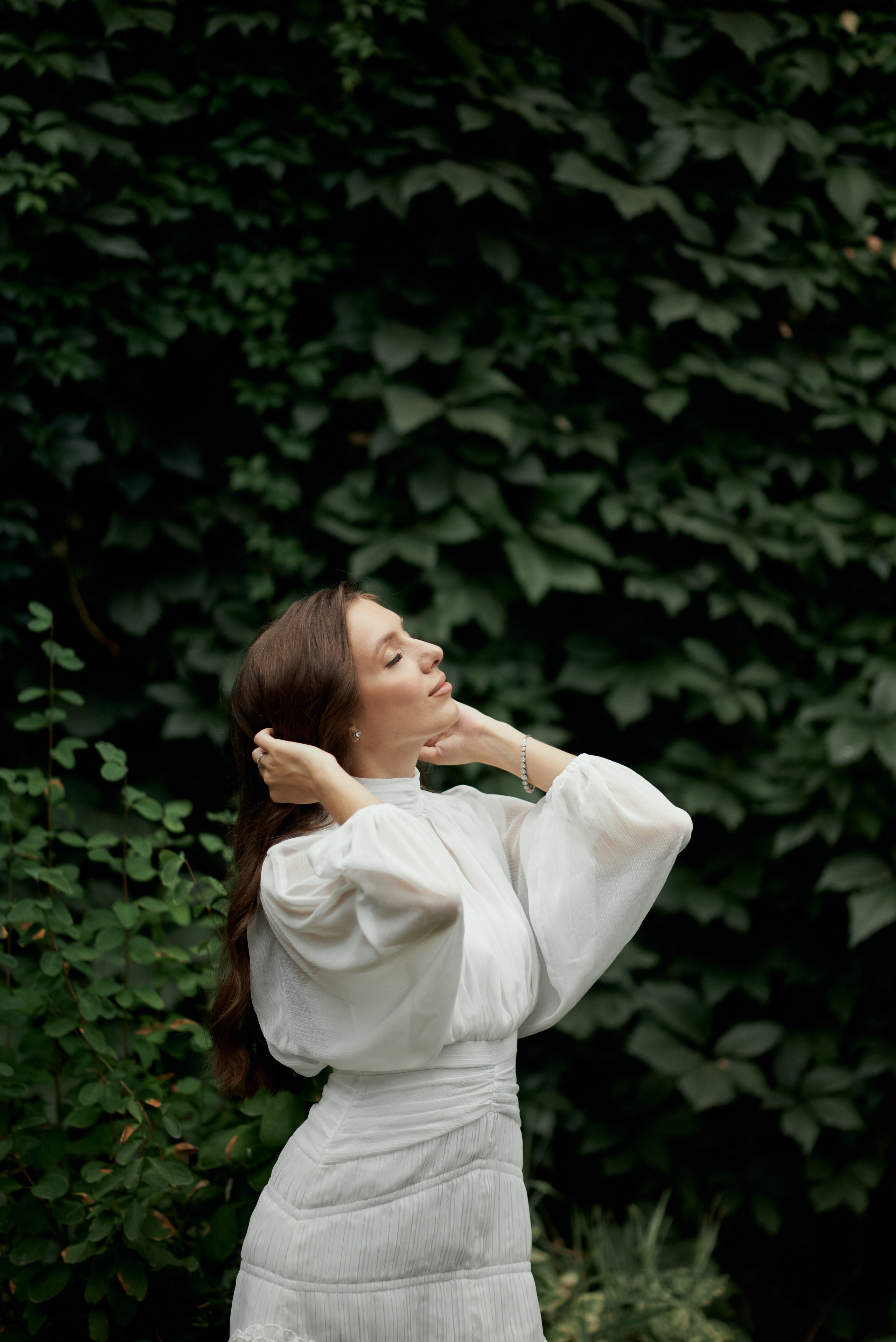 Плющевая стена. Свадебный фотограф Александр Браво