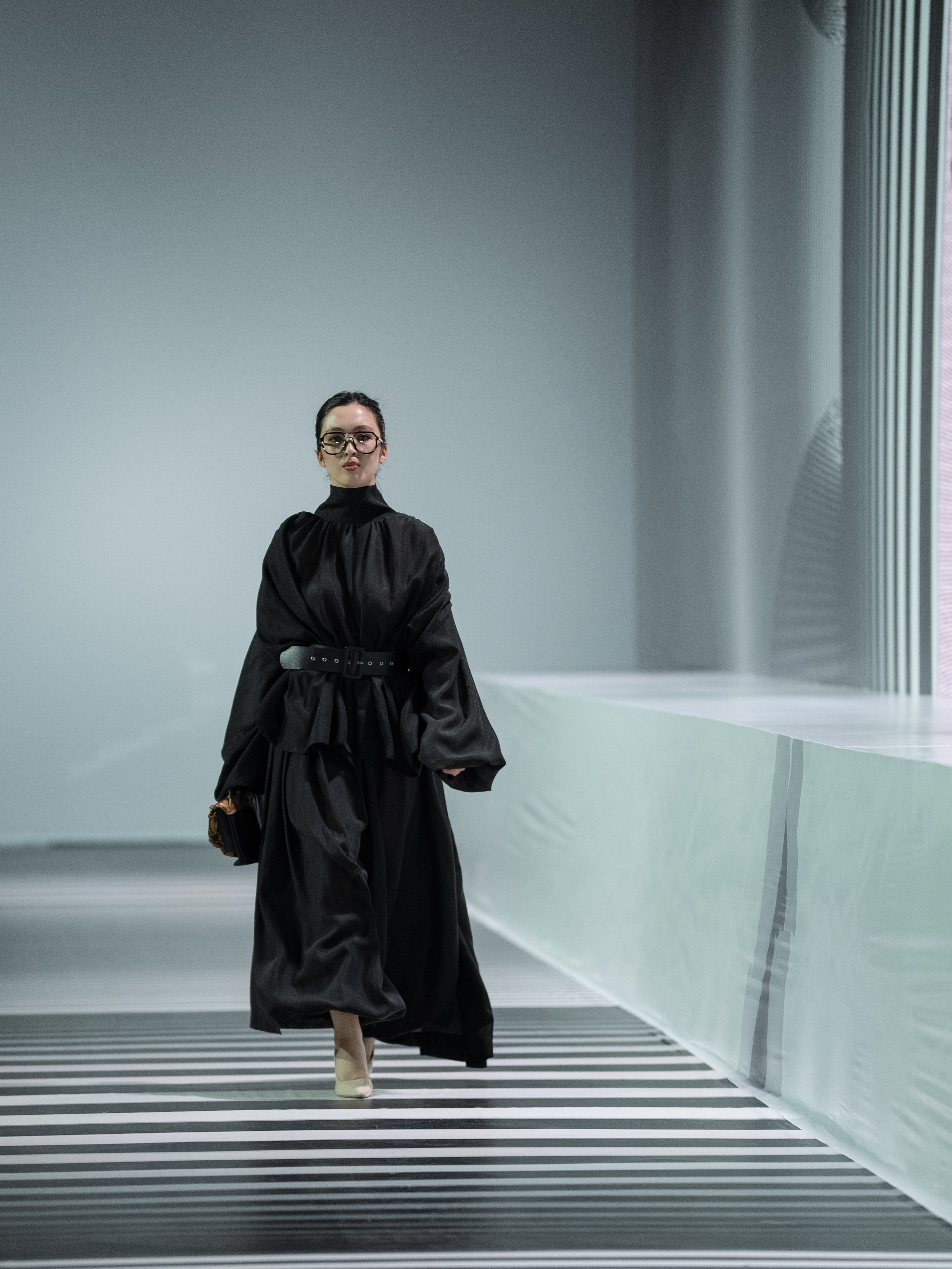 Designer LEILA KHANUM. Сайт Алматинского НЮ АРТ, будуар и фэшн фотографа Дениса Карпенко