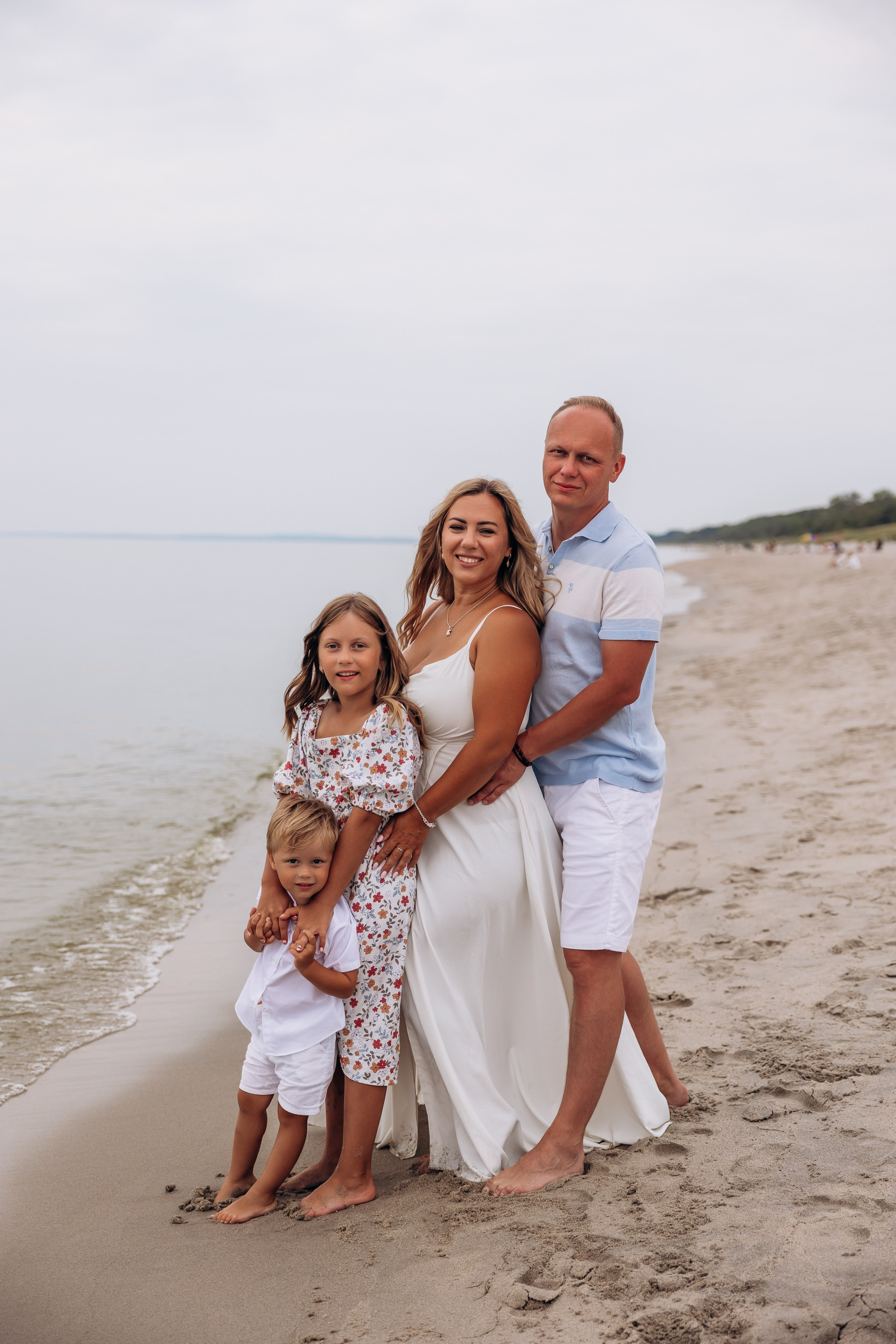 Большая семья Мечниково (Балтийск) море лето. Фотограф в Калининграде свадебная фотография, репортажная, фотосессии