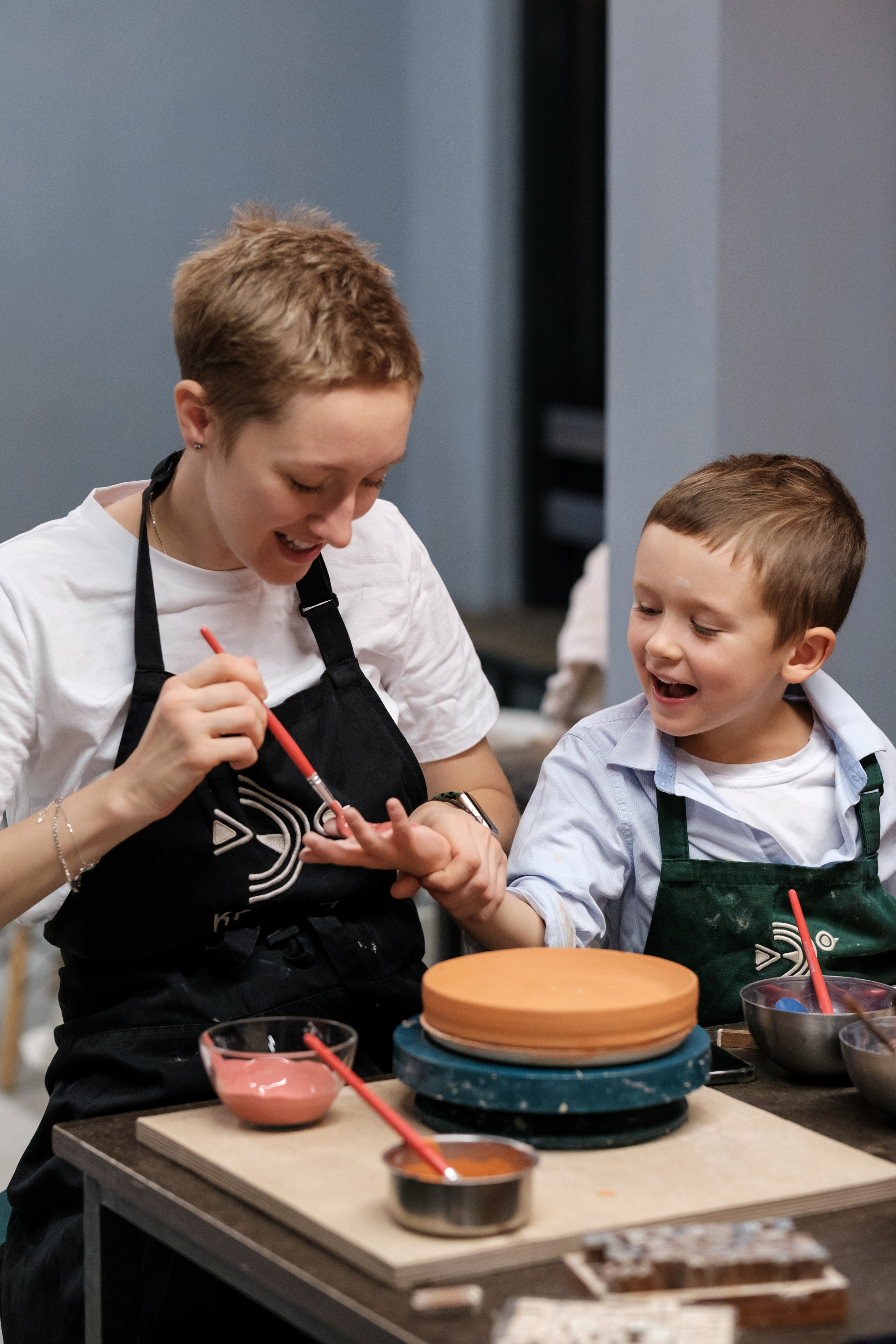 День рождения в студии керамики. Семейный и детский фотограф в Москве Светлана Потемкина
